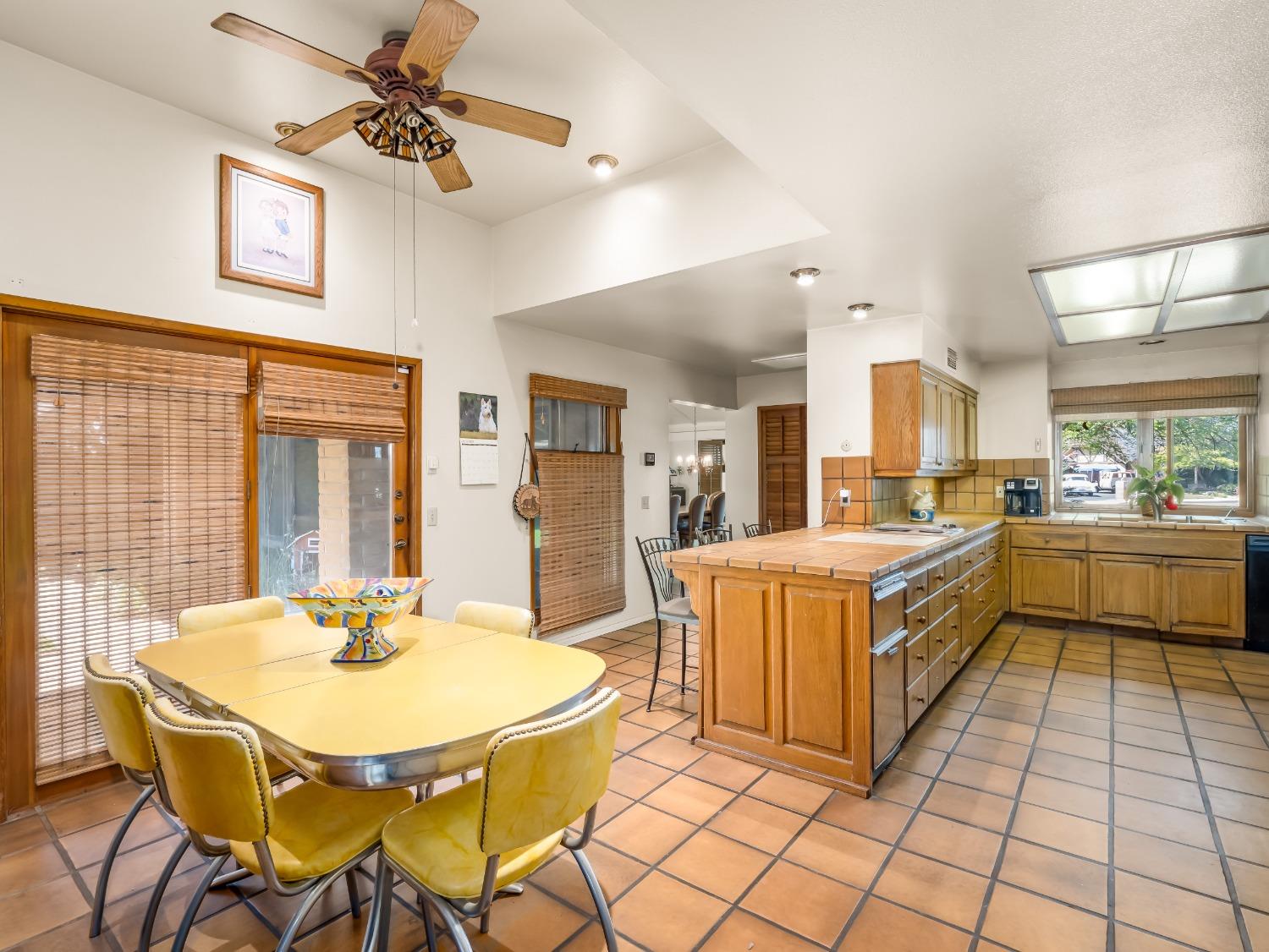 2414 Country Club Lane