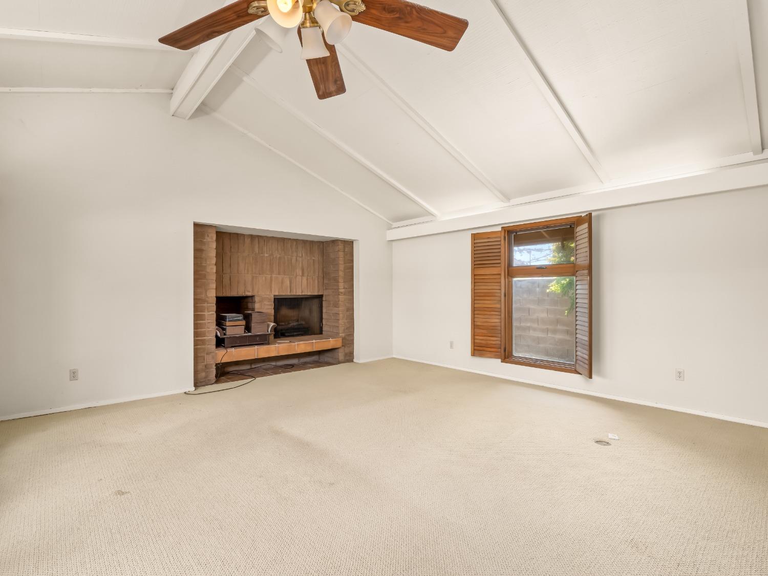 2414 Country Club Lane