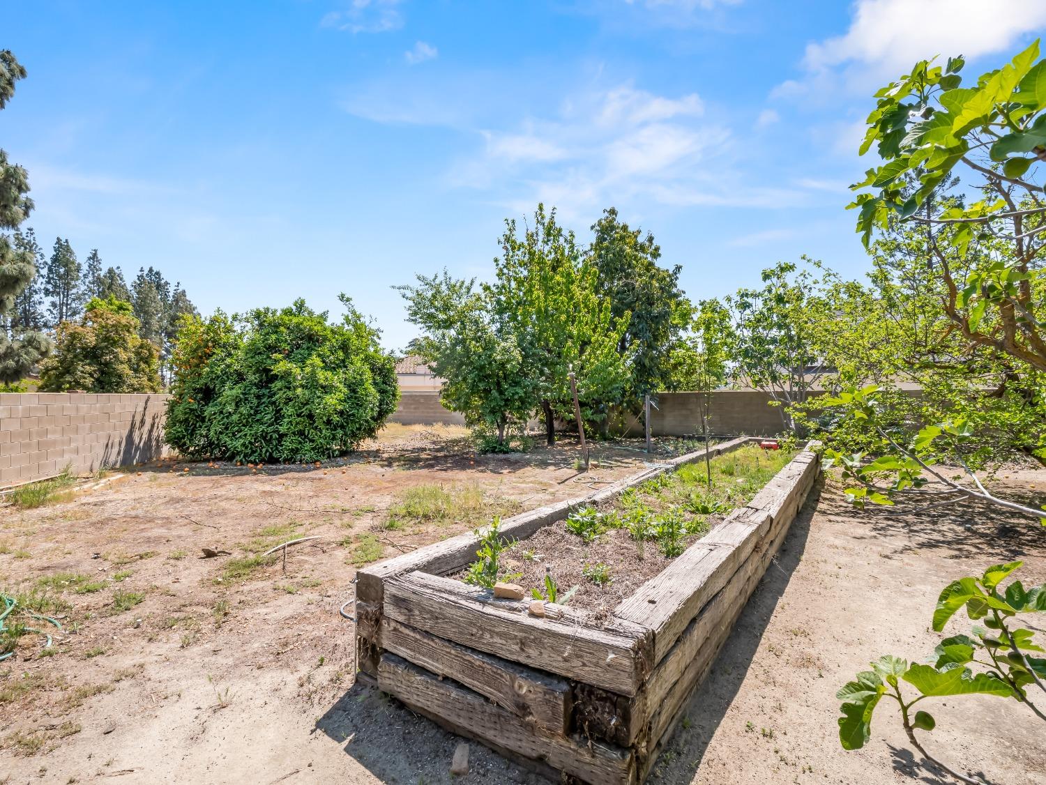 2414 Country Club Lane