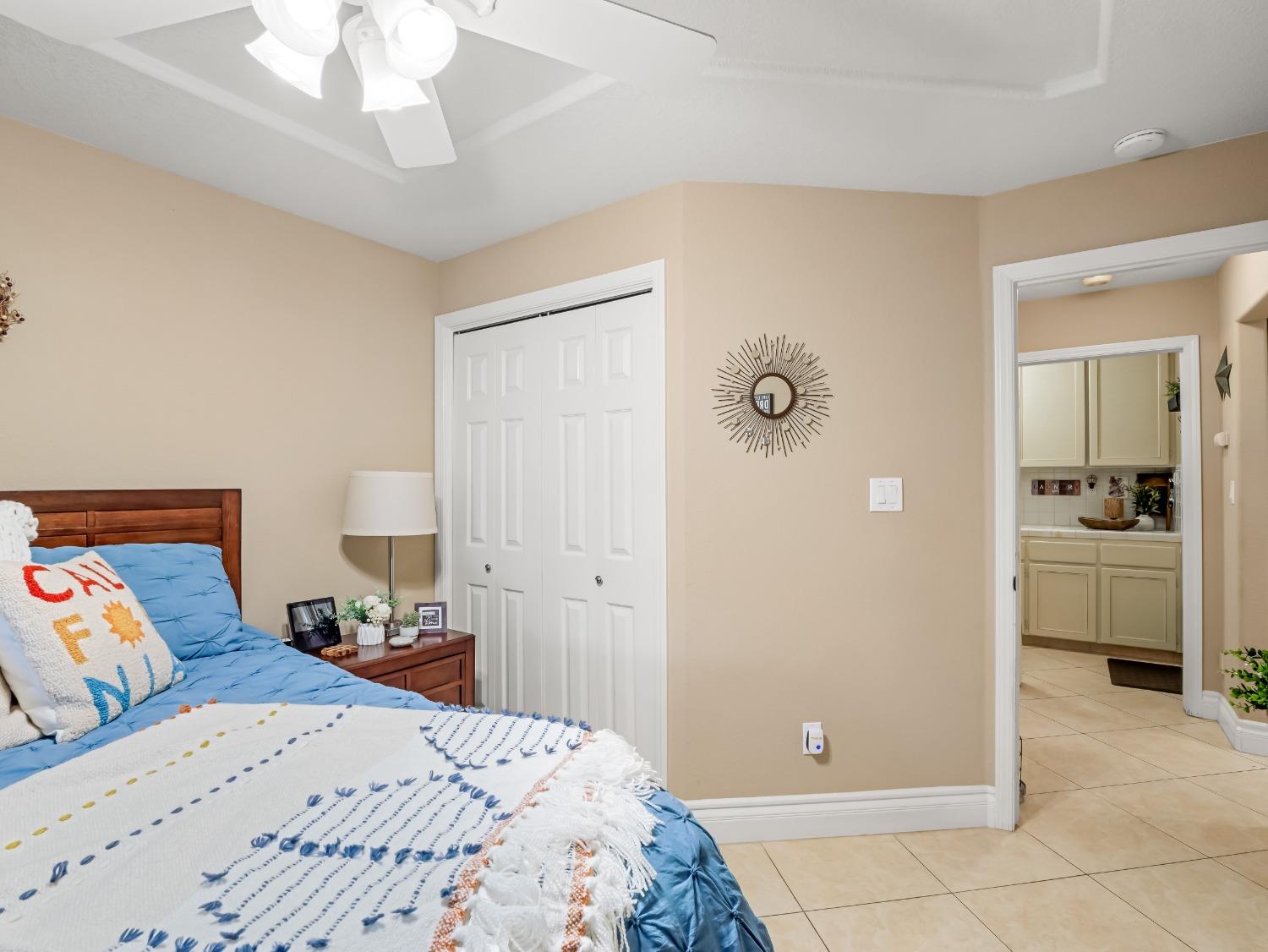 810 E Country View Circle