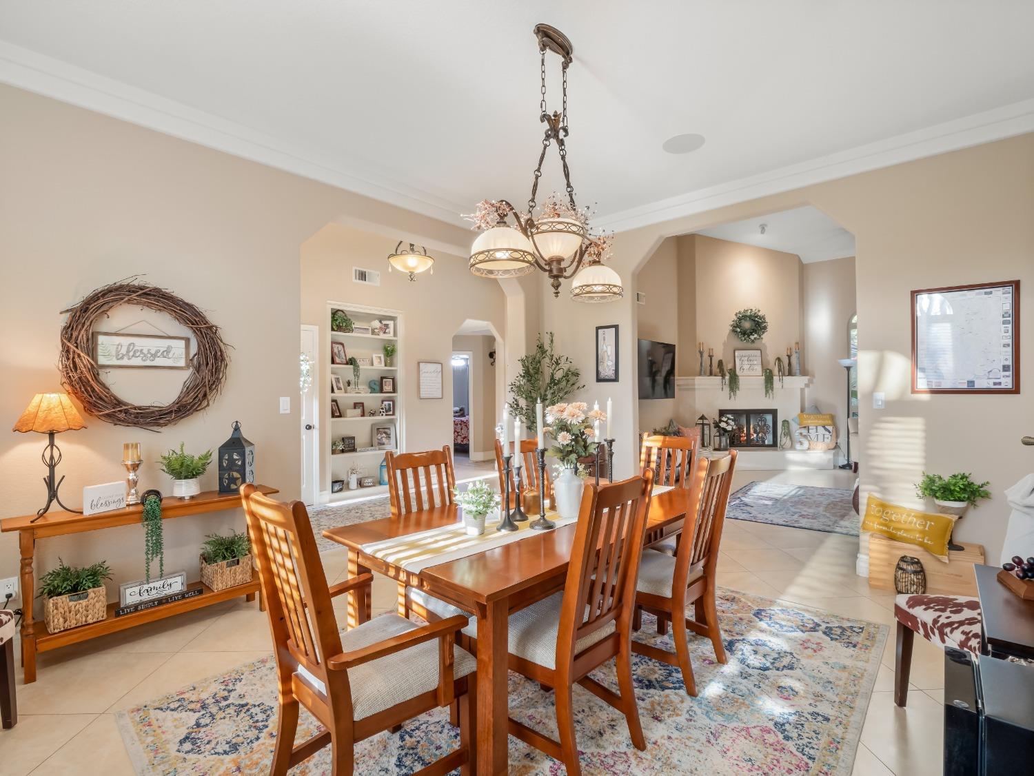 810 E Country View Circle