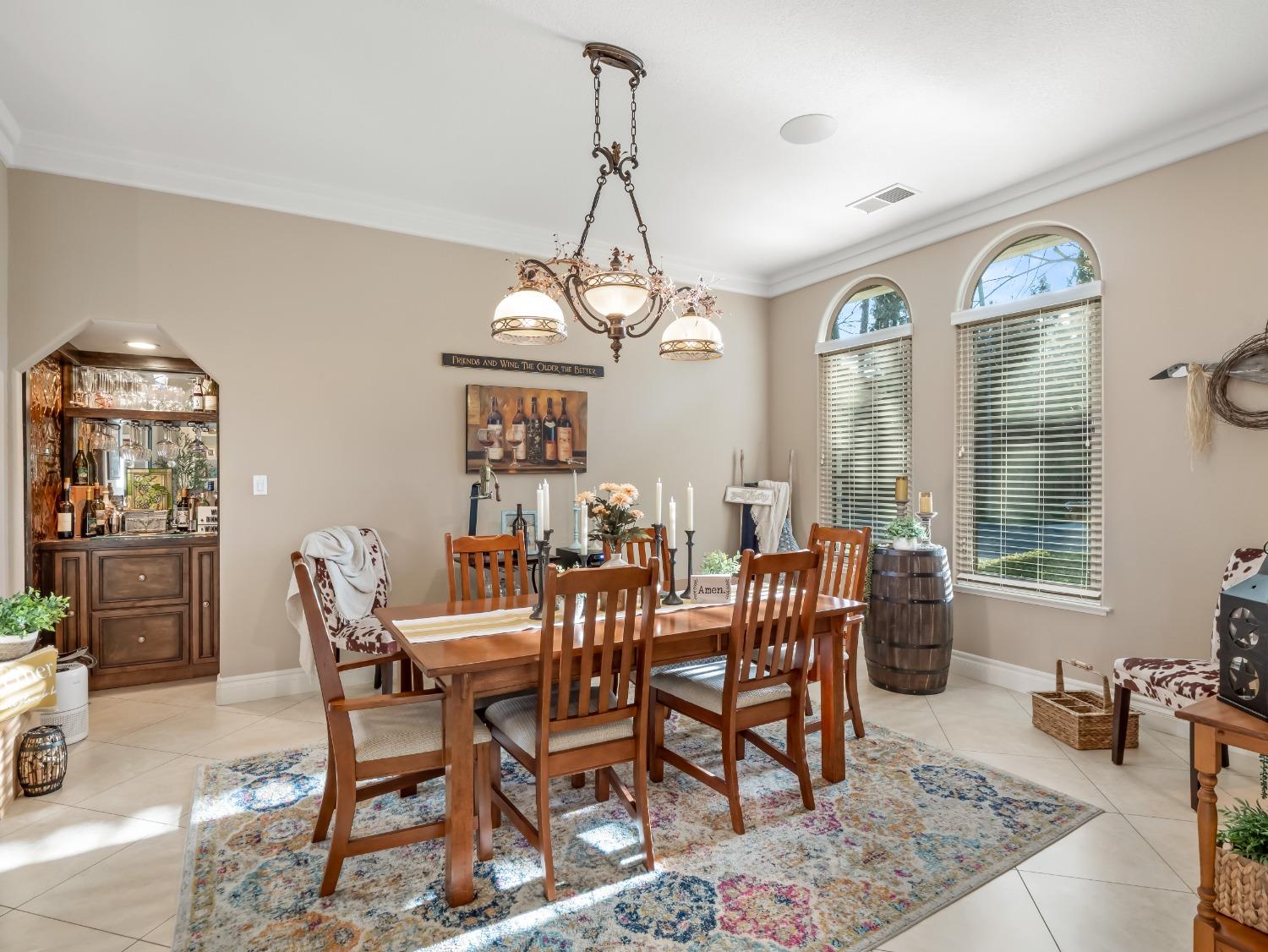 810 E Country View Circle