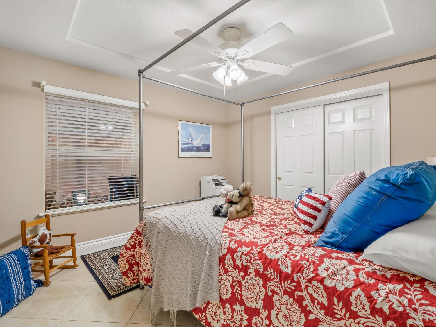 810 E Country View Circle