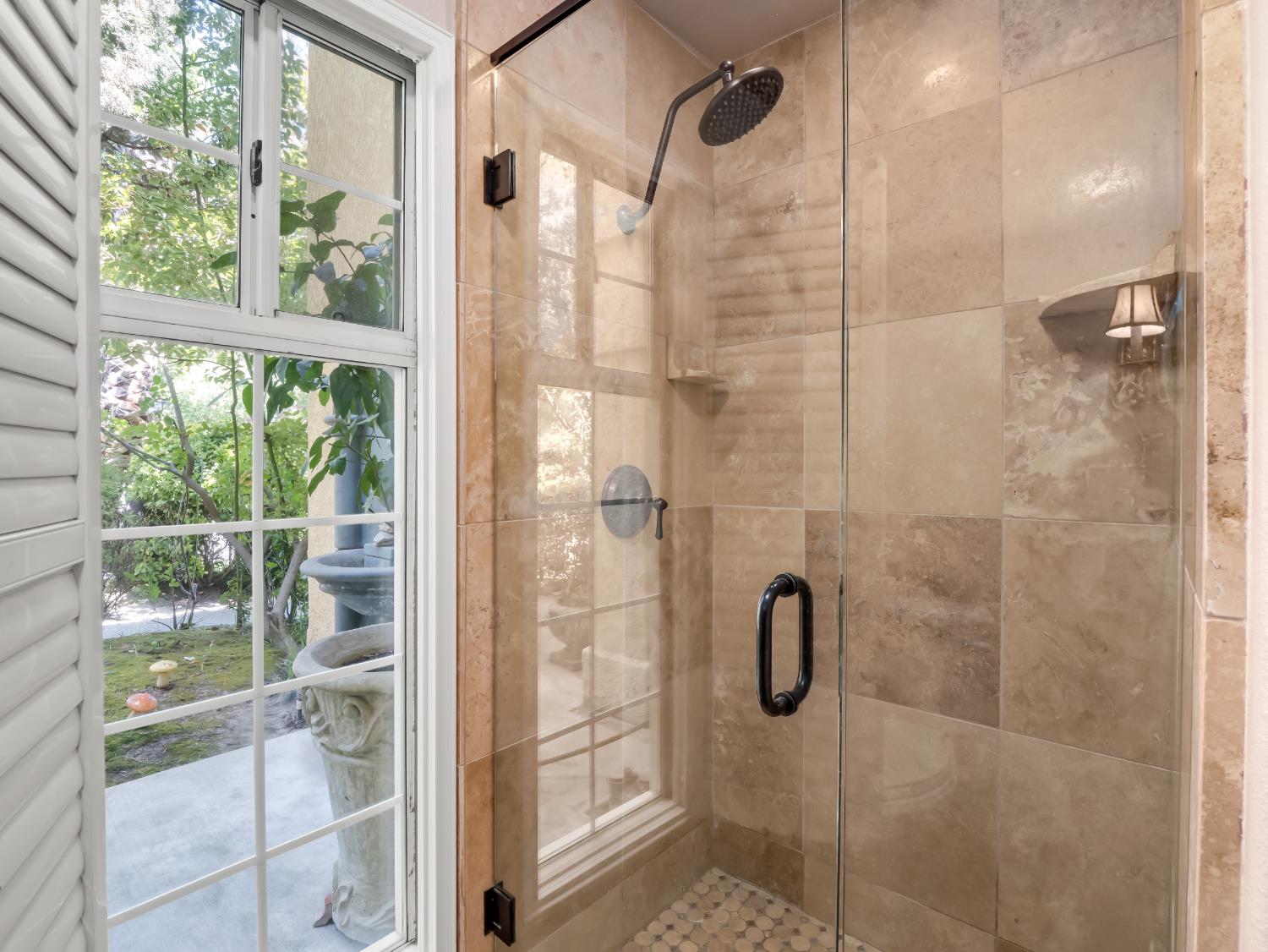 811 E Country View Circle