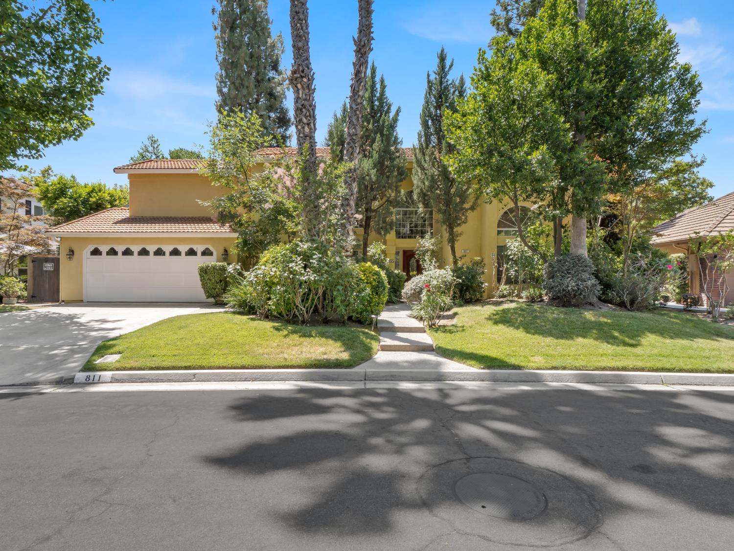 811 E Country View Circle