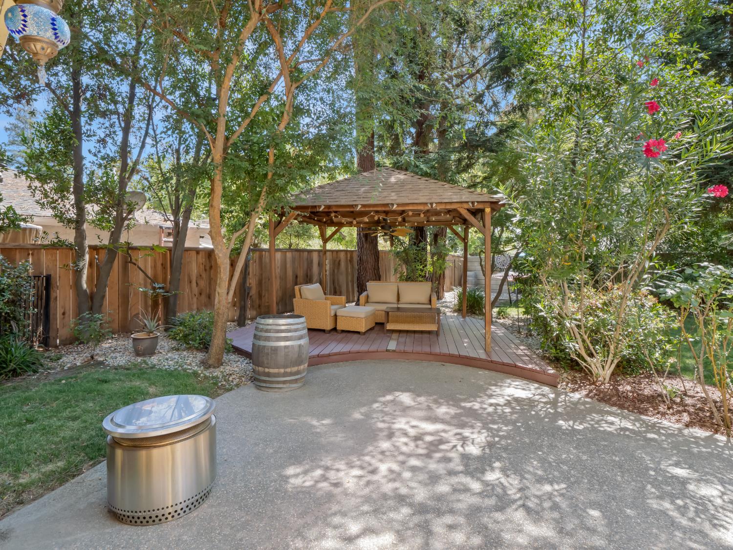811 E Country View Circle