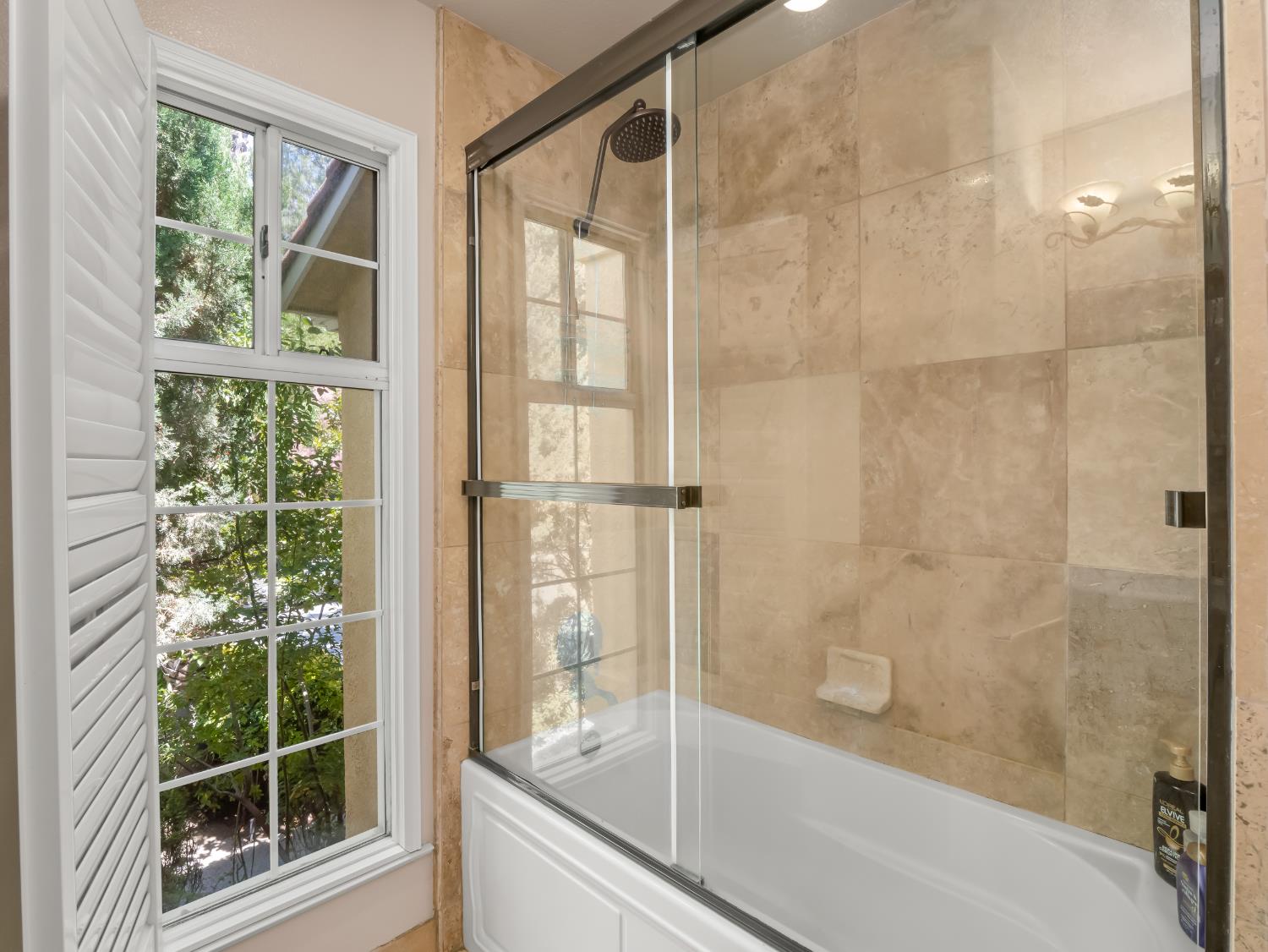 811 E Country View Circle