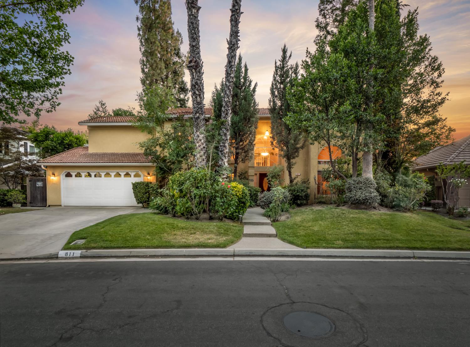 811 E Country View Circle