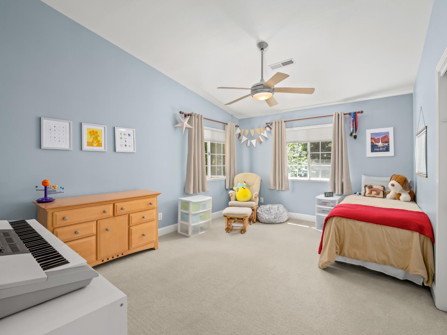 811 E Country View Circle