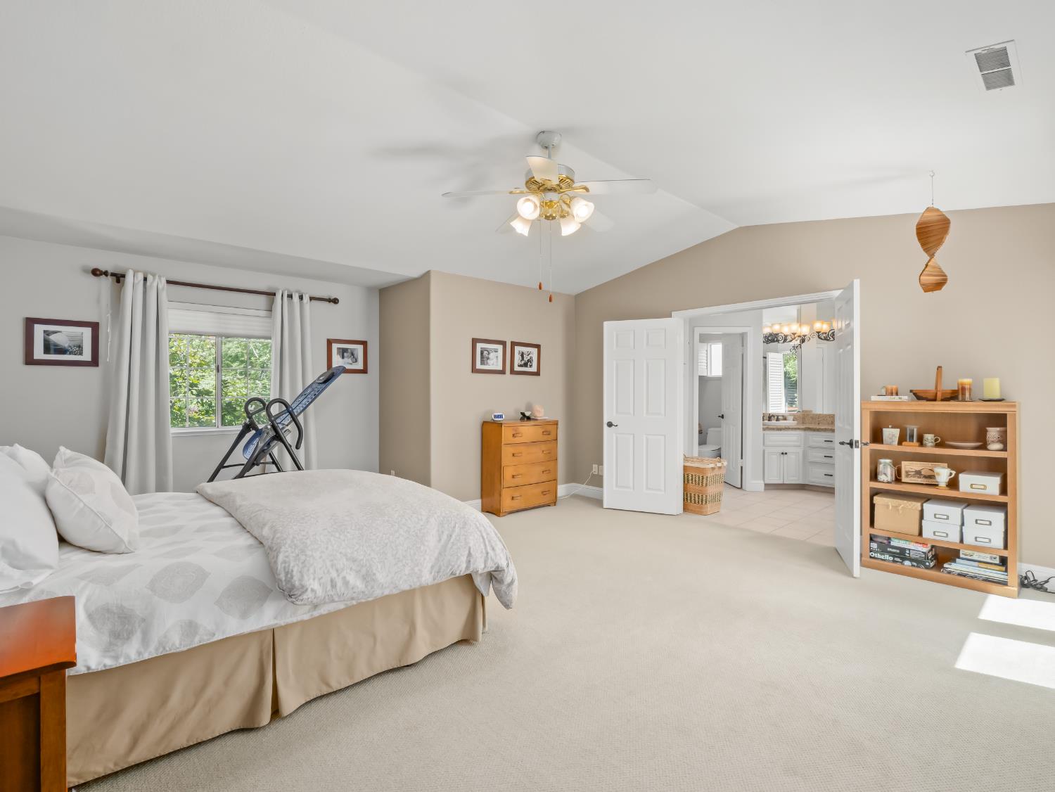 811 E Country View Circle