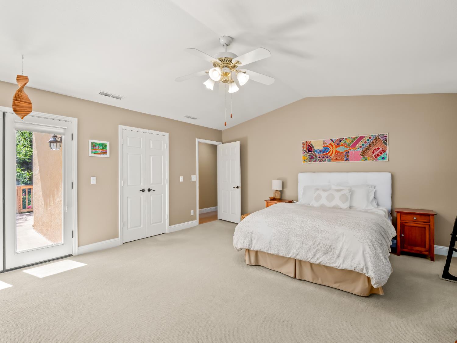 811 E Country View Circle