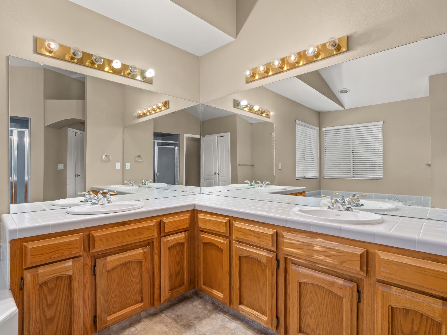 10613 N Sea Shell