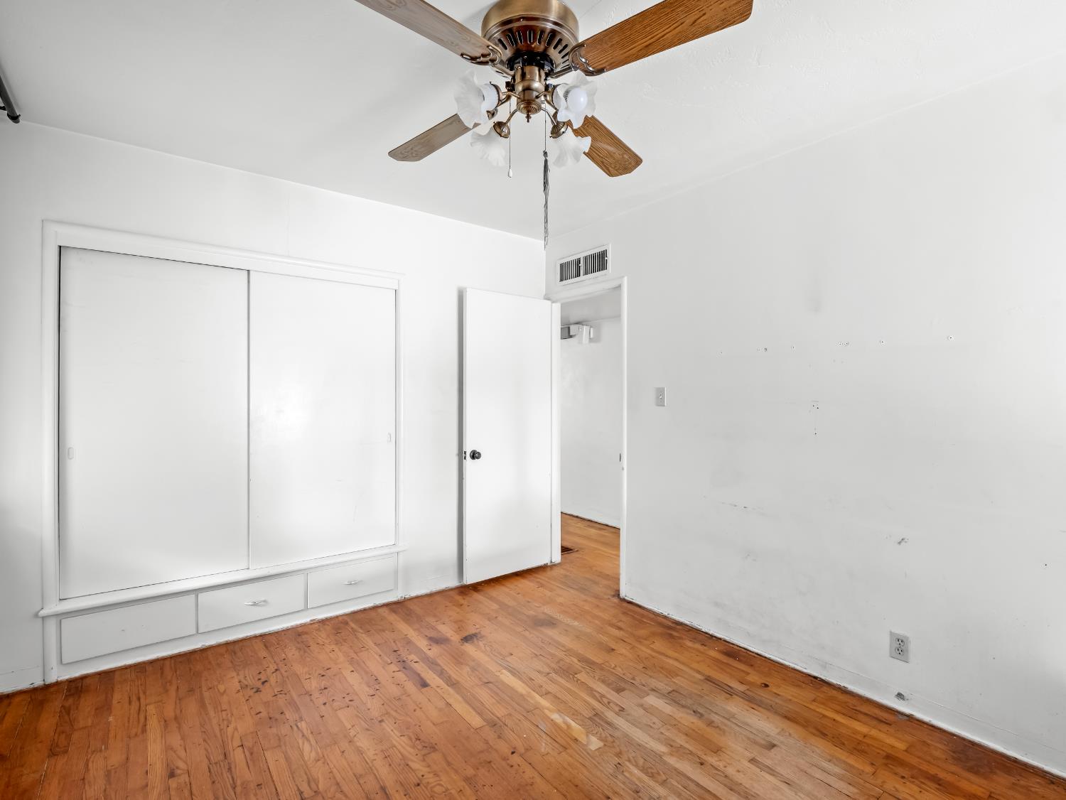 303 W Fedora Avenue