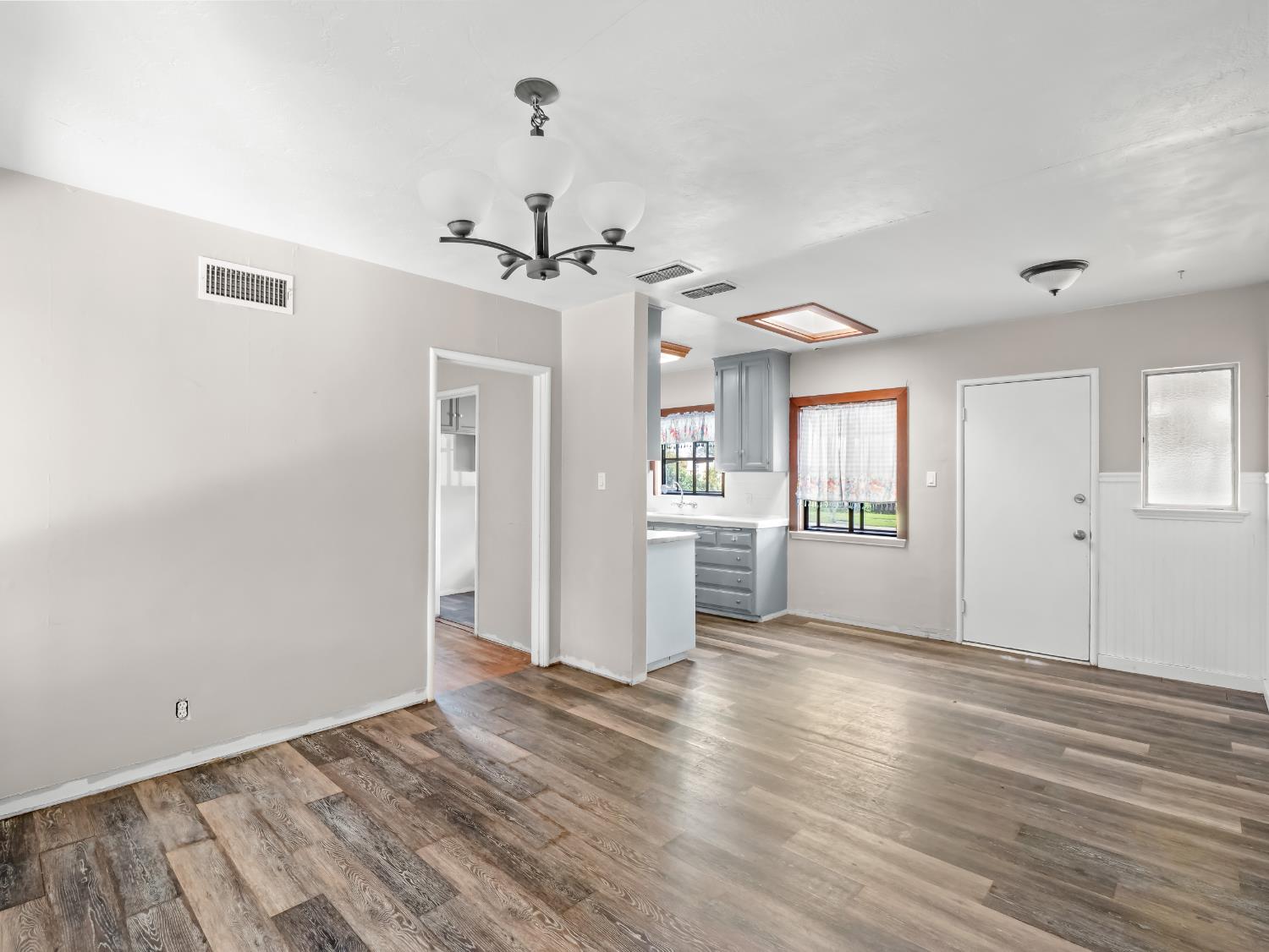 303 W Fedora Avenue