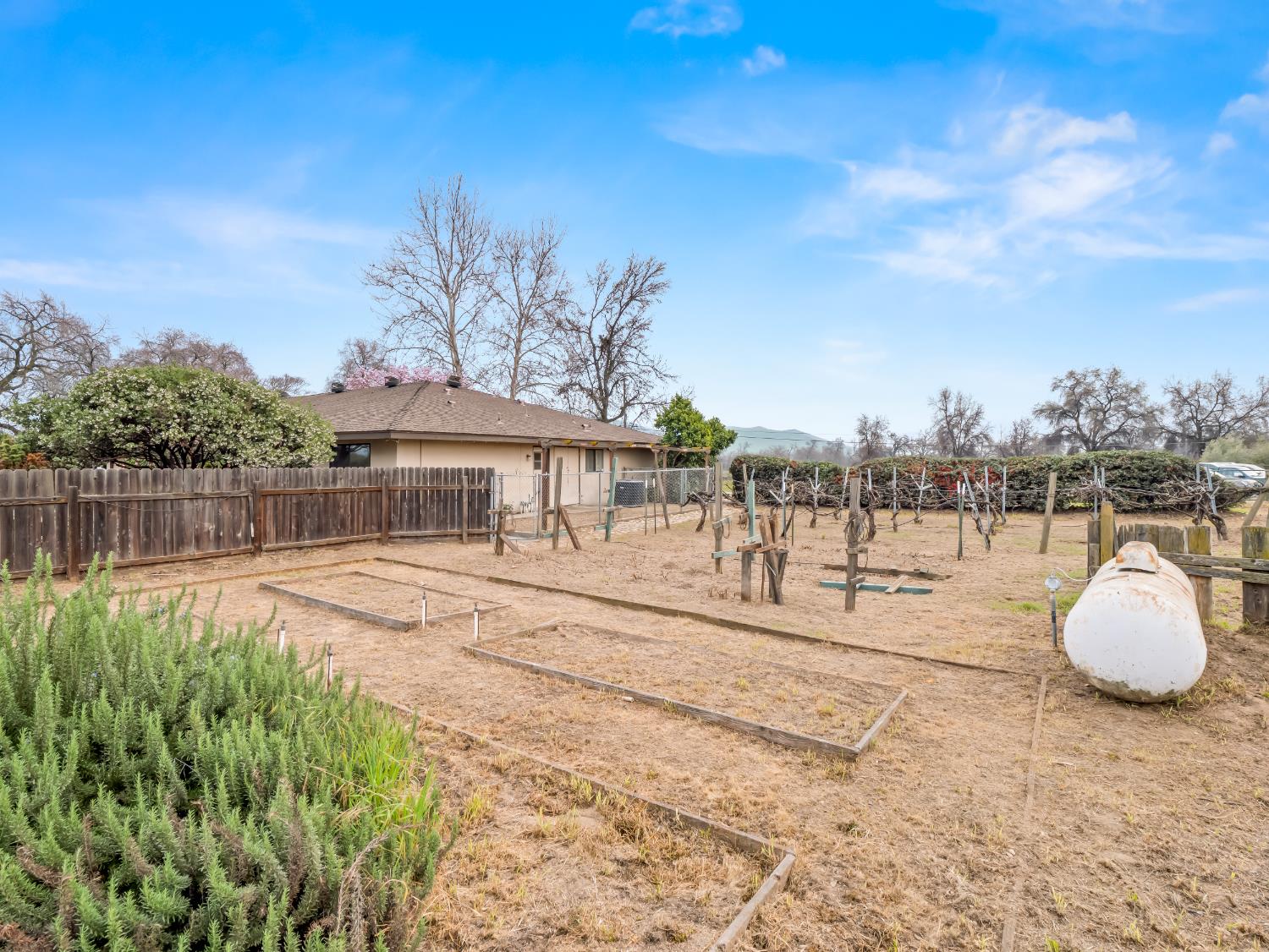 19240 E Trimmer Springs Road