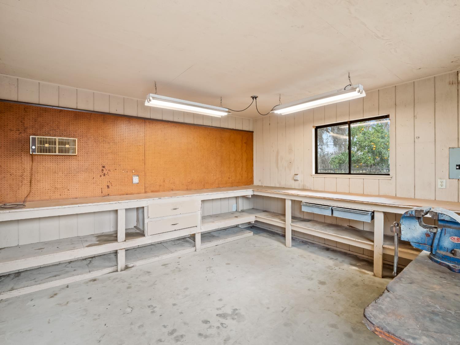 19240 E Trimmer Springs Road