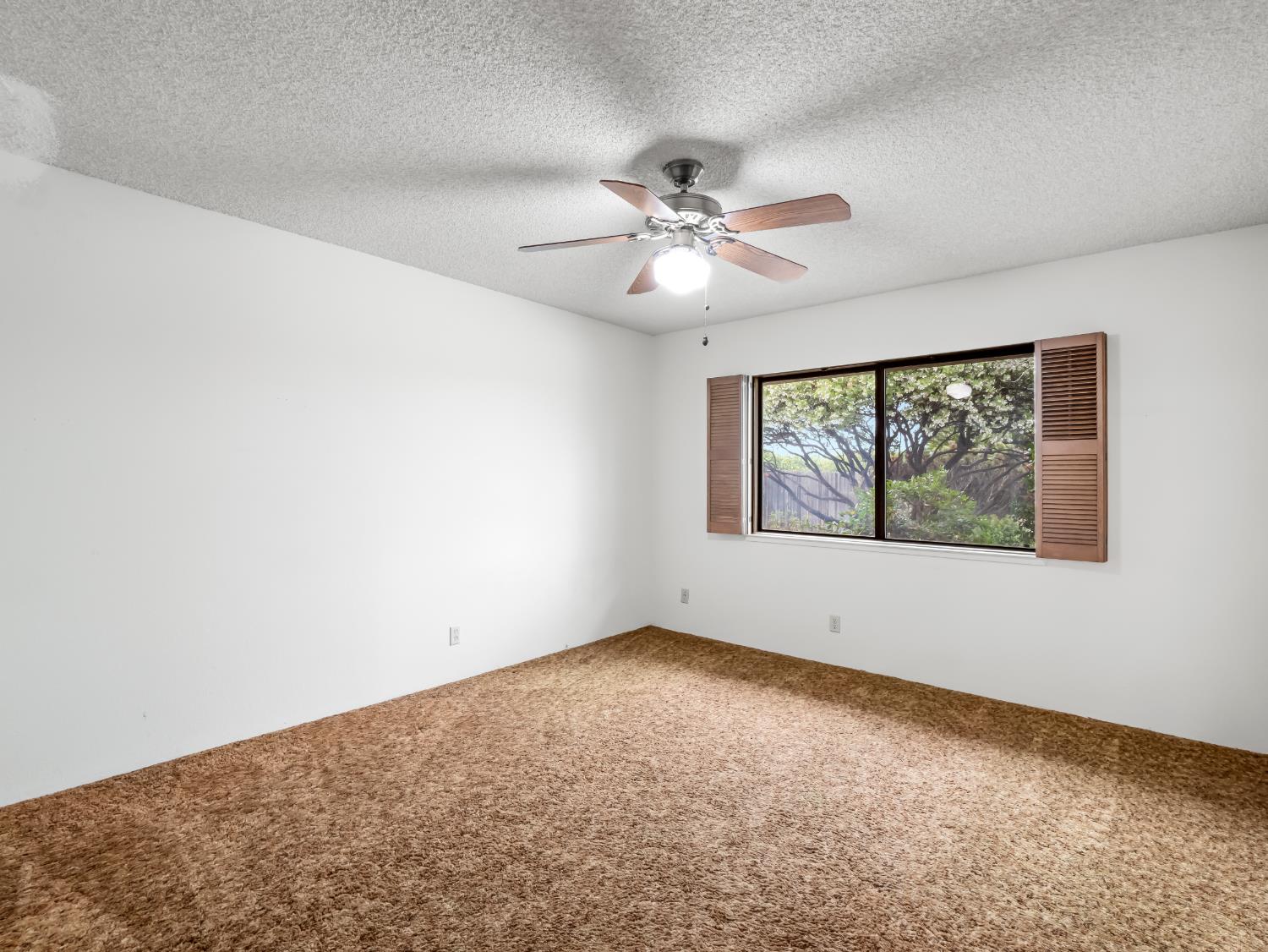 19240 E Trimmer Springs Road