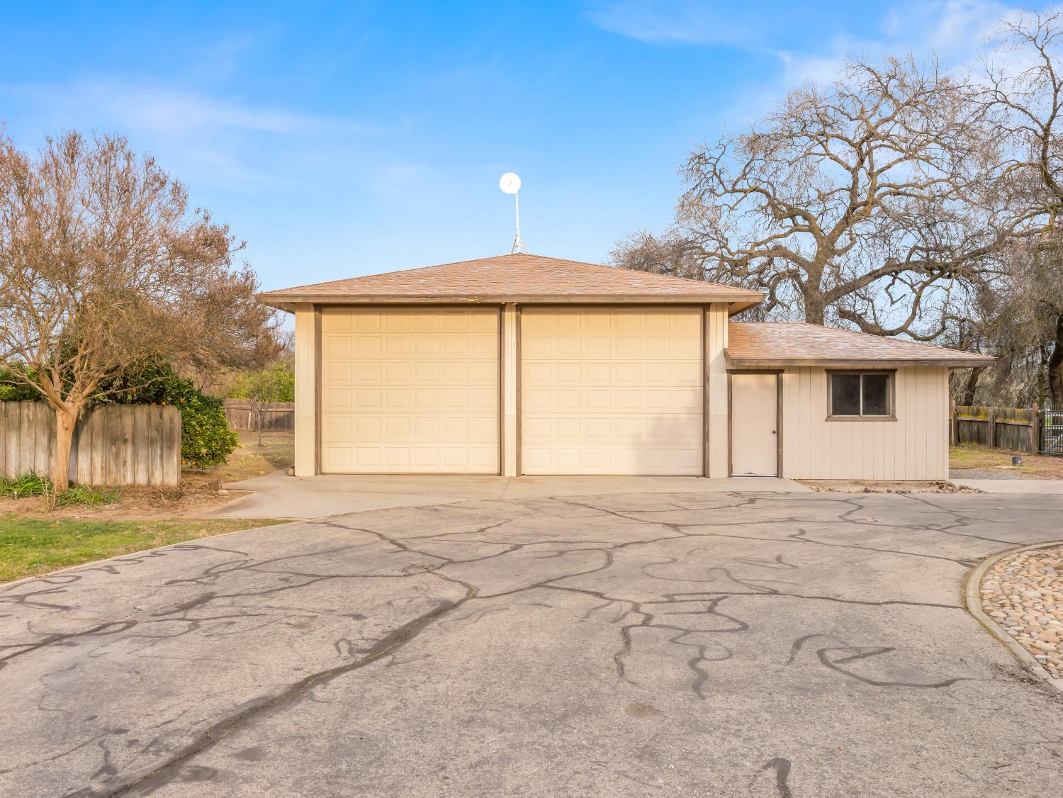 19240 E Trimmer Springs Road