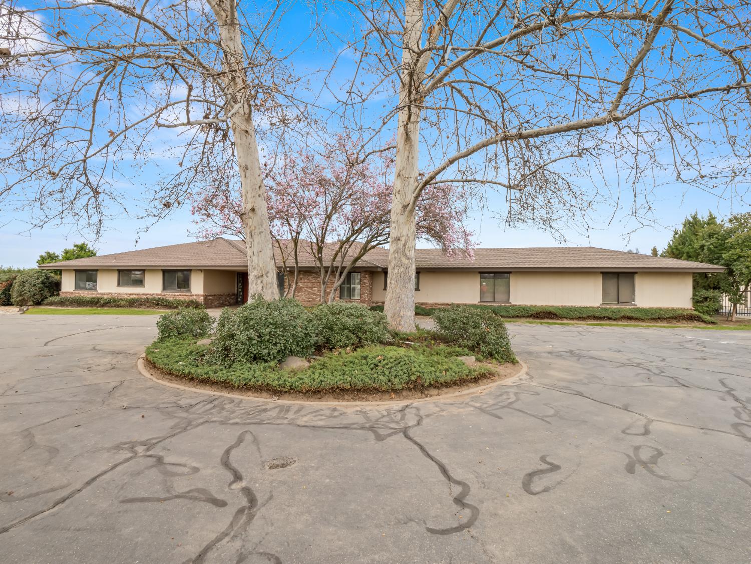 19240 E Trimmer Springs Road