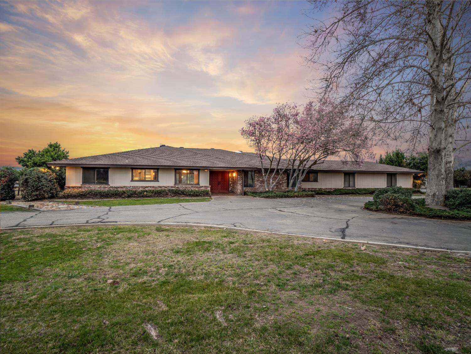 19240 E Trimmer Springs Road