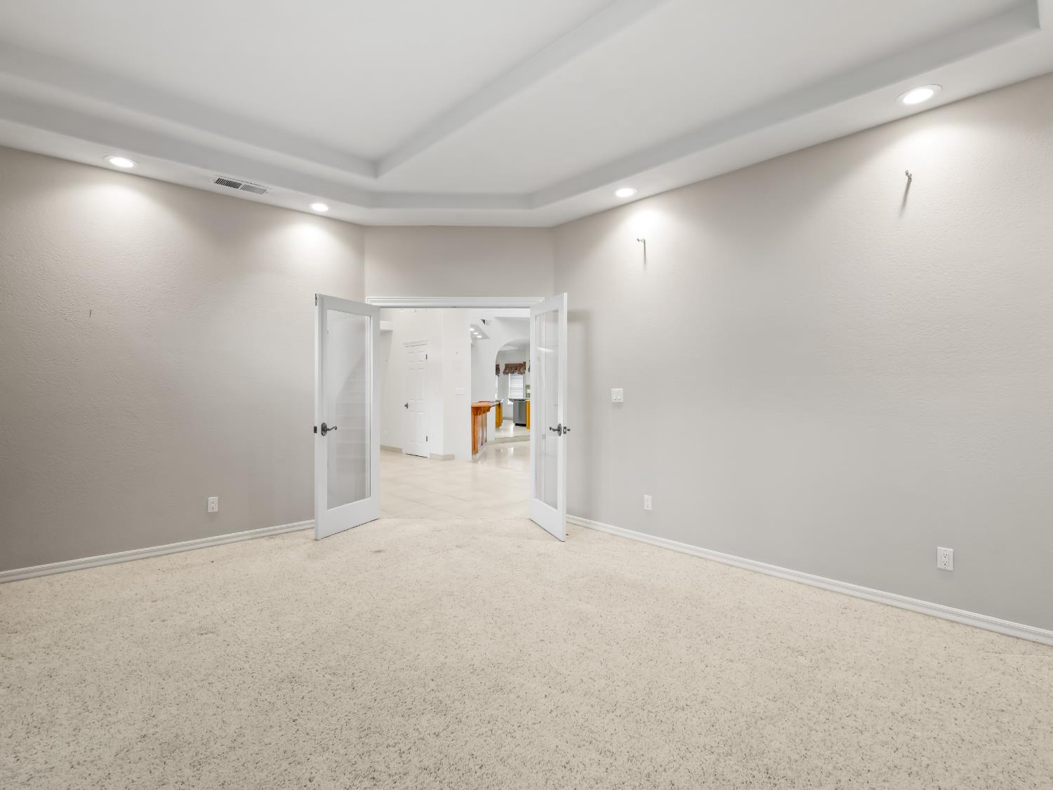 203 W Bluff Avenue