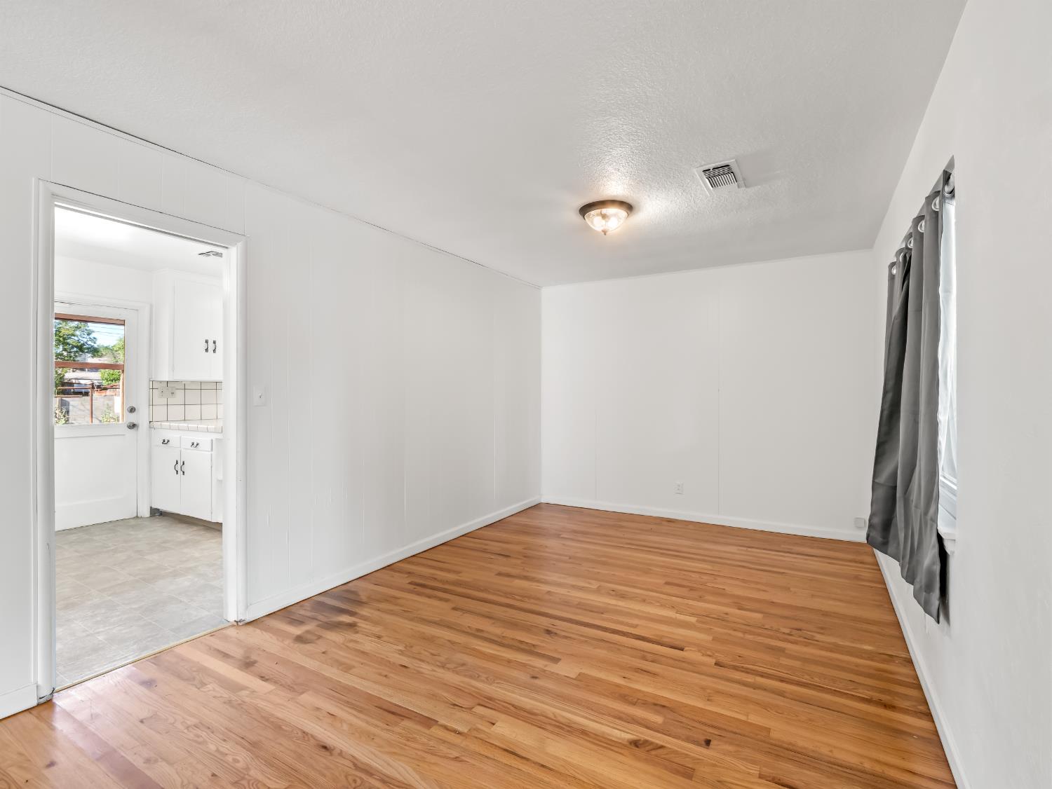 732 W Cortland Avenue