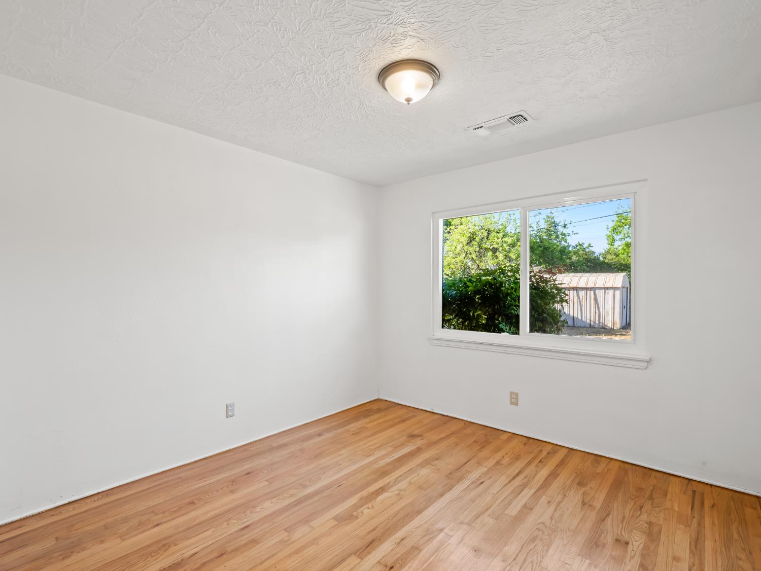 732 W Cortland Avenue