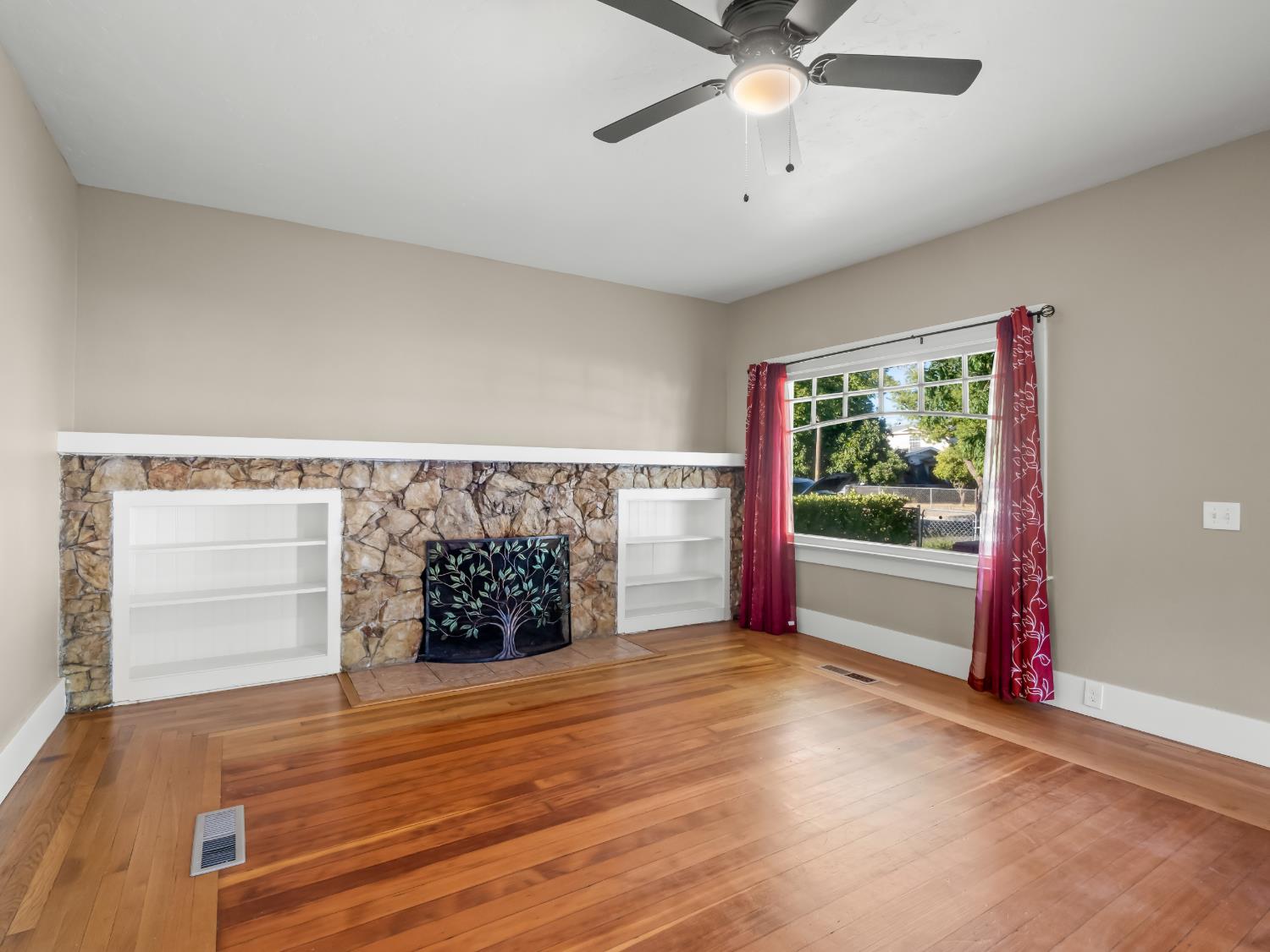 801 N Safford Avenue