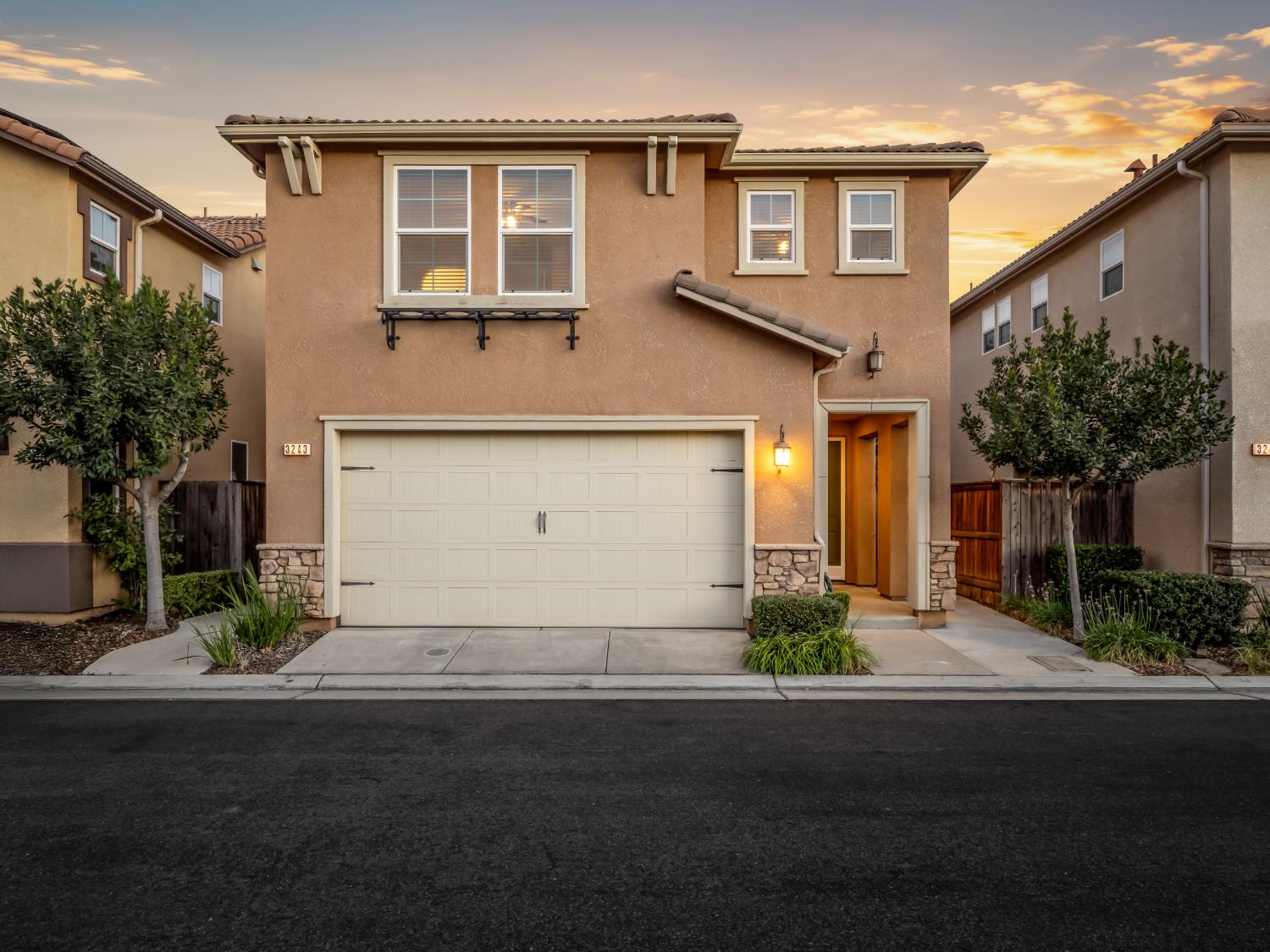 3243 W Nobility Drive