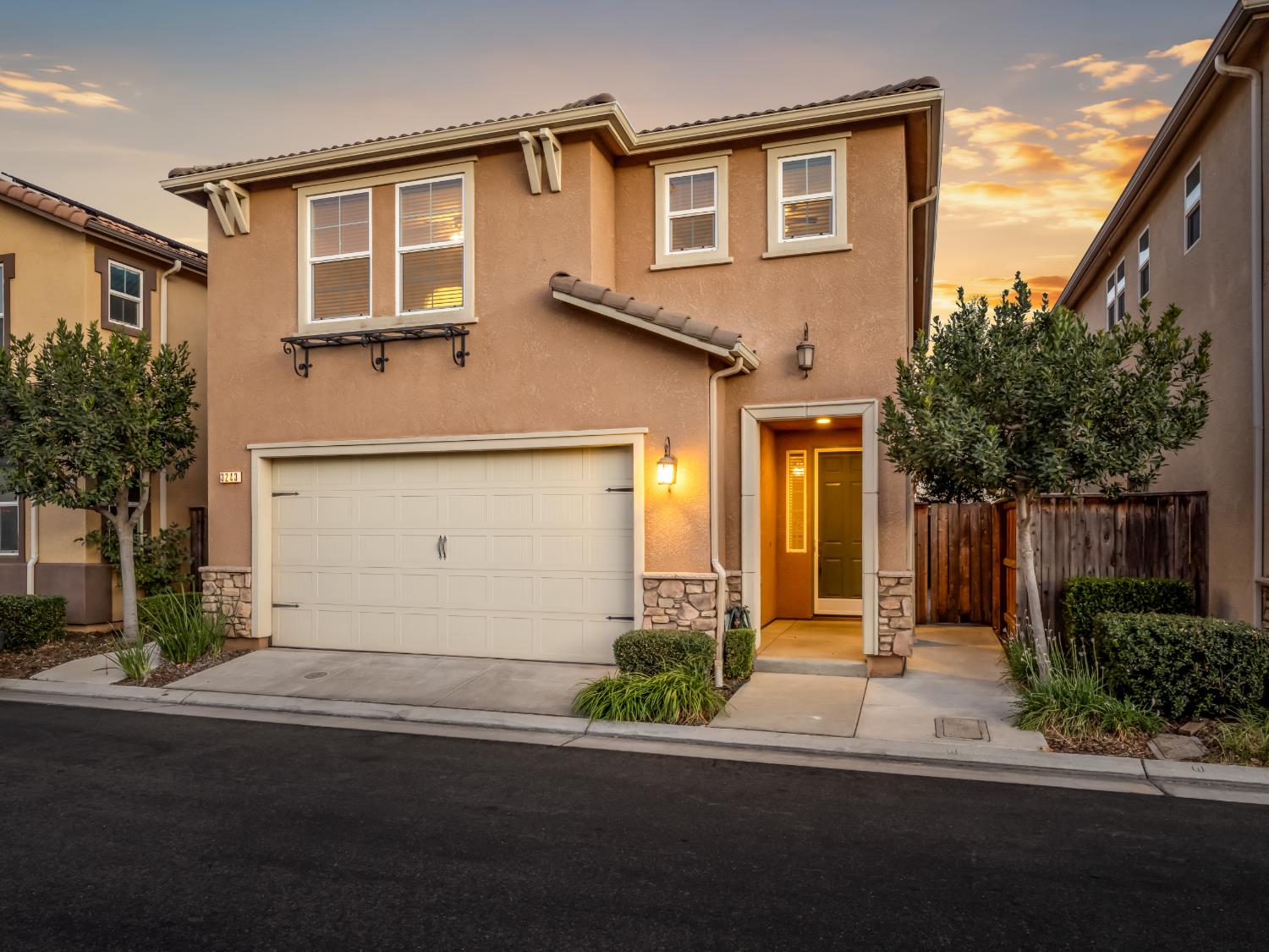 3243 W Nobility Drive
