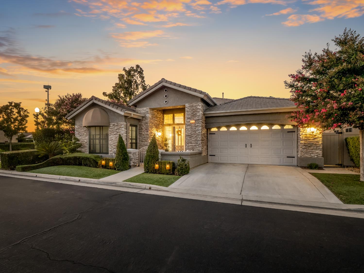 902 E Mill Creek Drive