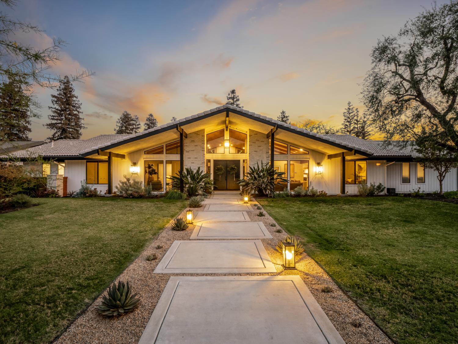 3761 W Alluvial Avenue