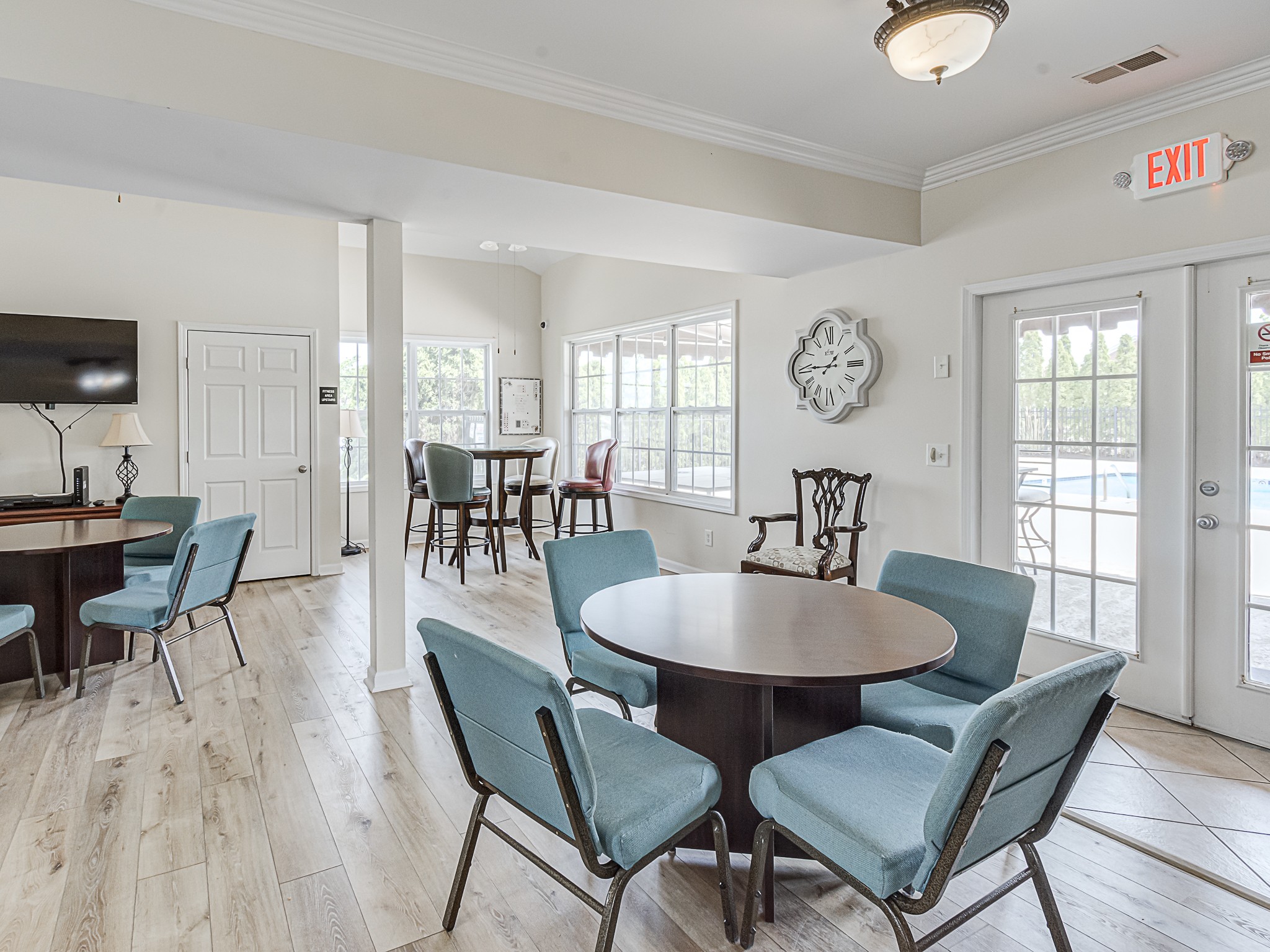 395 Devon Chase Hl Unit: 6402