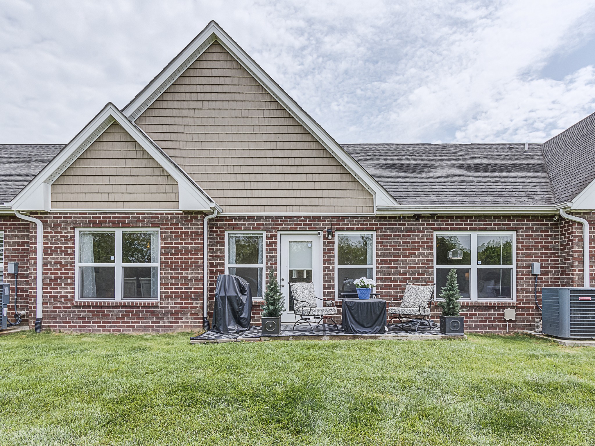 395 Devon Chase Hl Unit: 6402