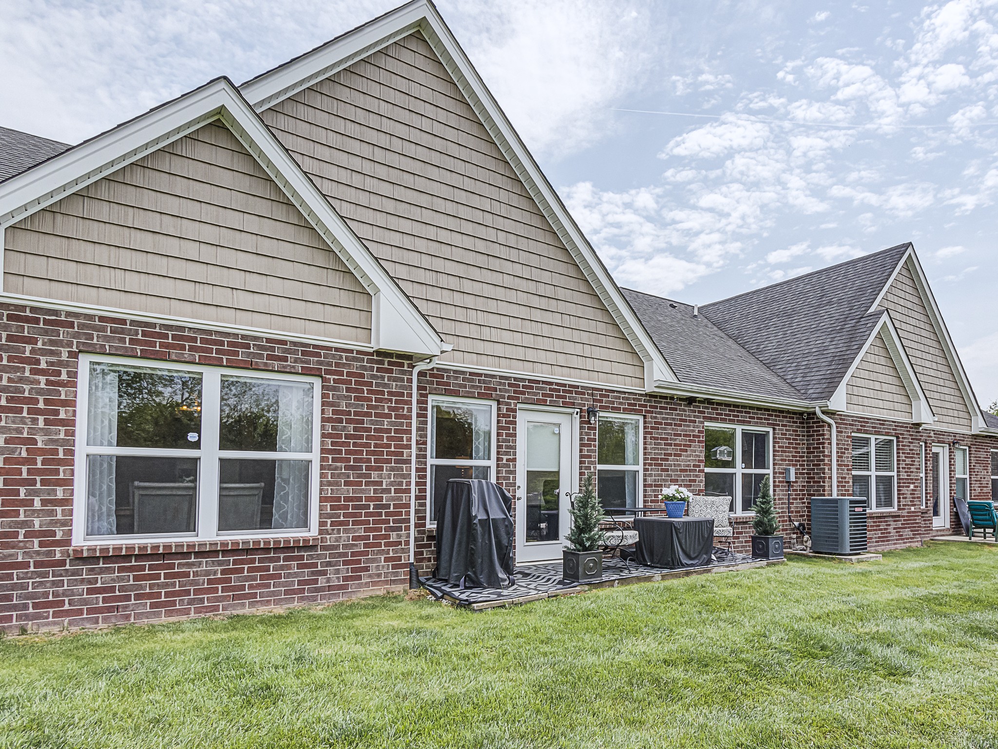 395 Devon Chase Hl Unit: 6402