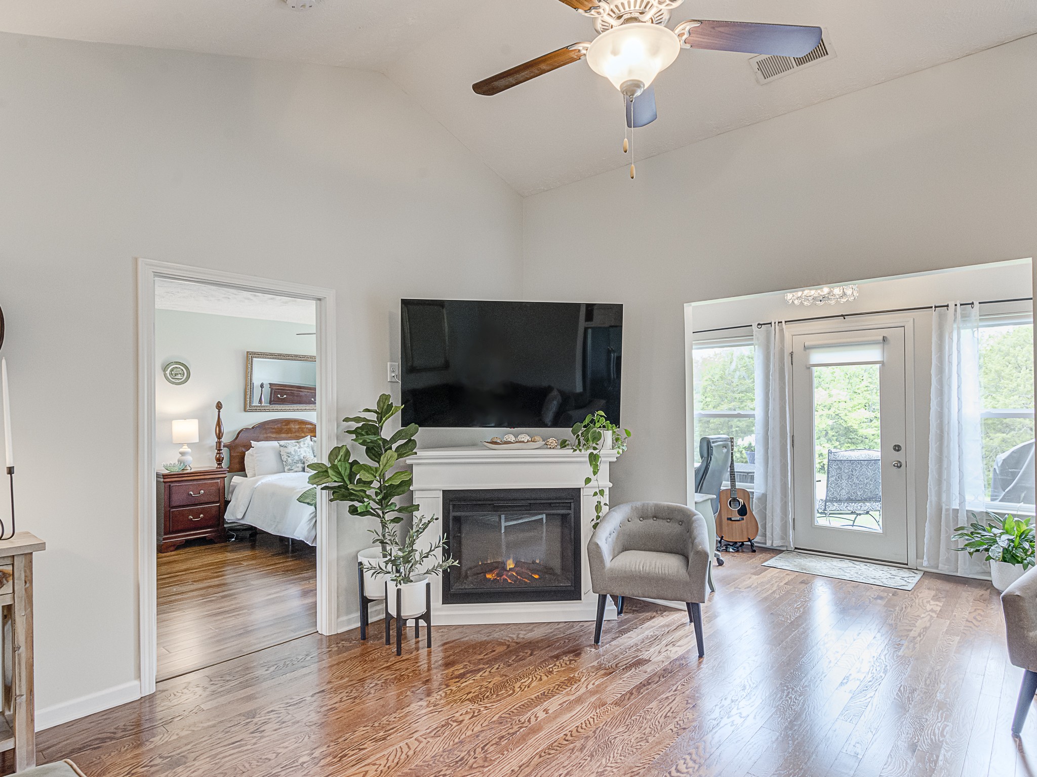 395 Devon Chase Hl Unit: 6402