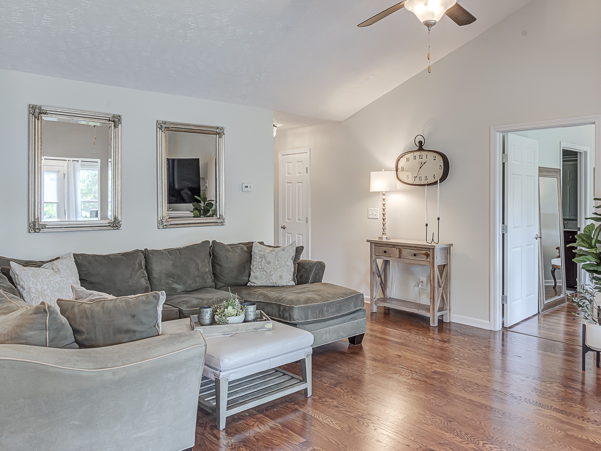 395 Devon Chase Hl Unit: 6402