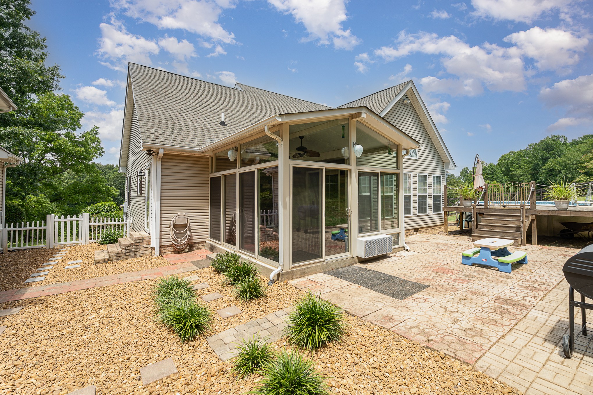 1024 Smith Thompson Rd