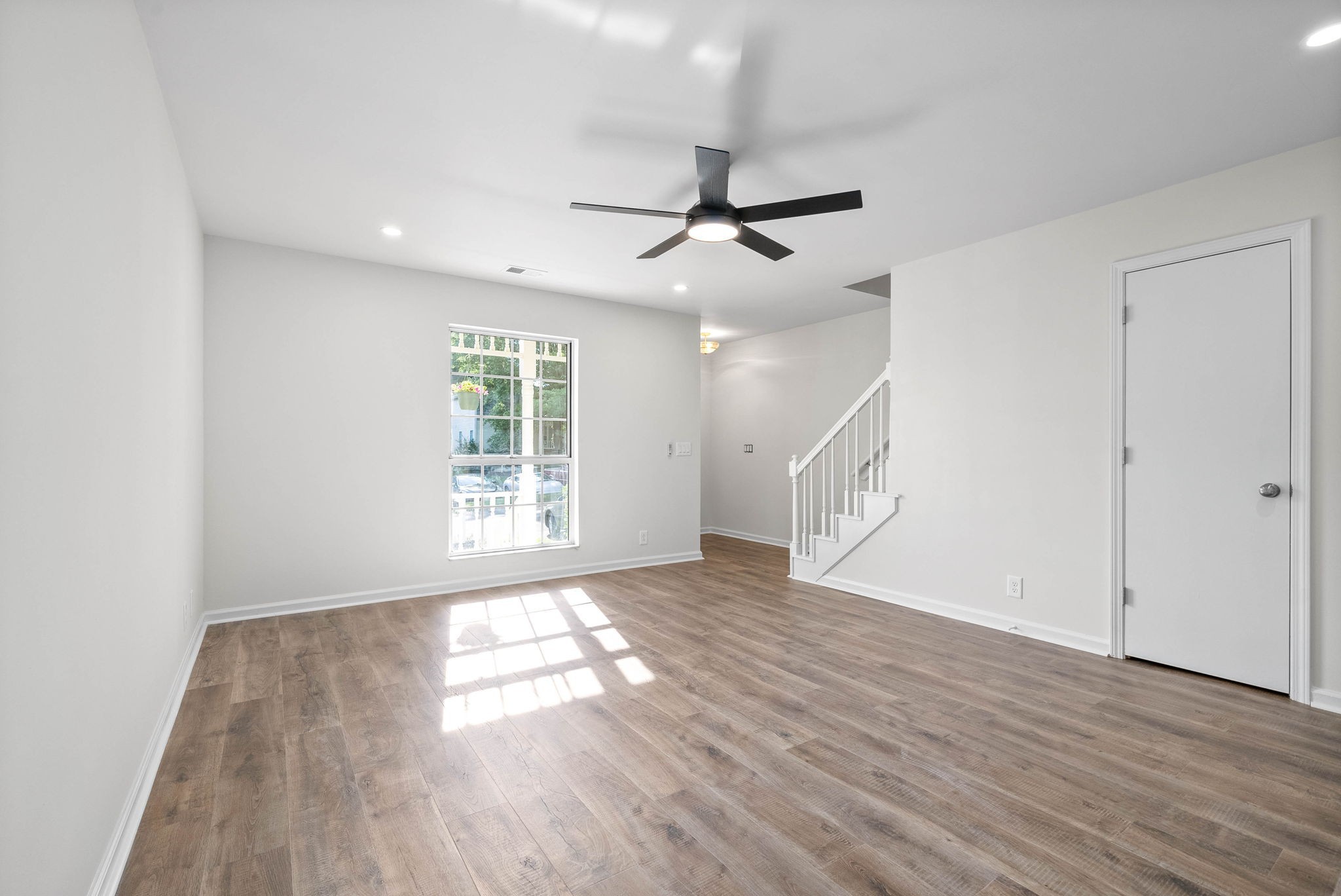 112 Champney Ct