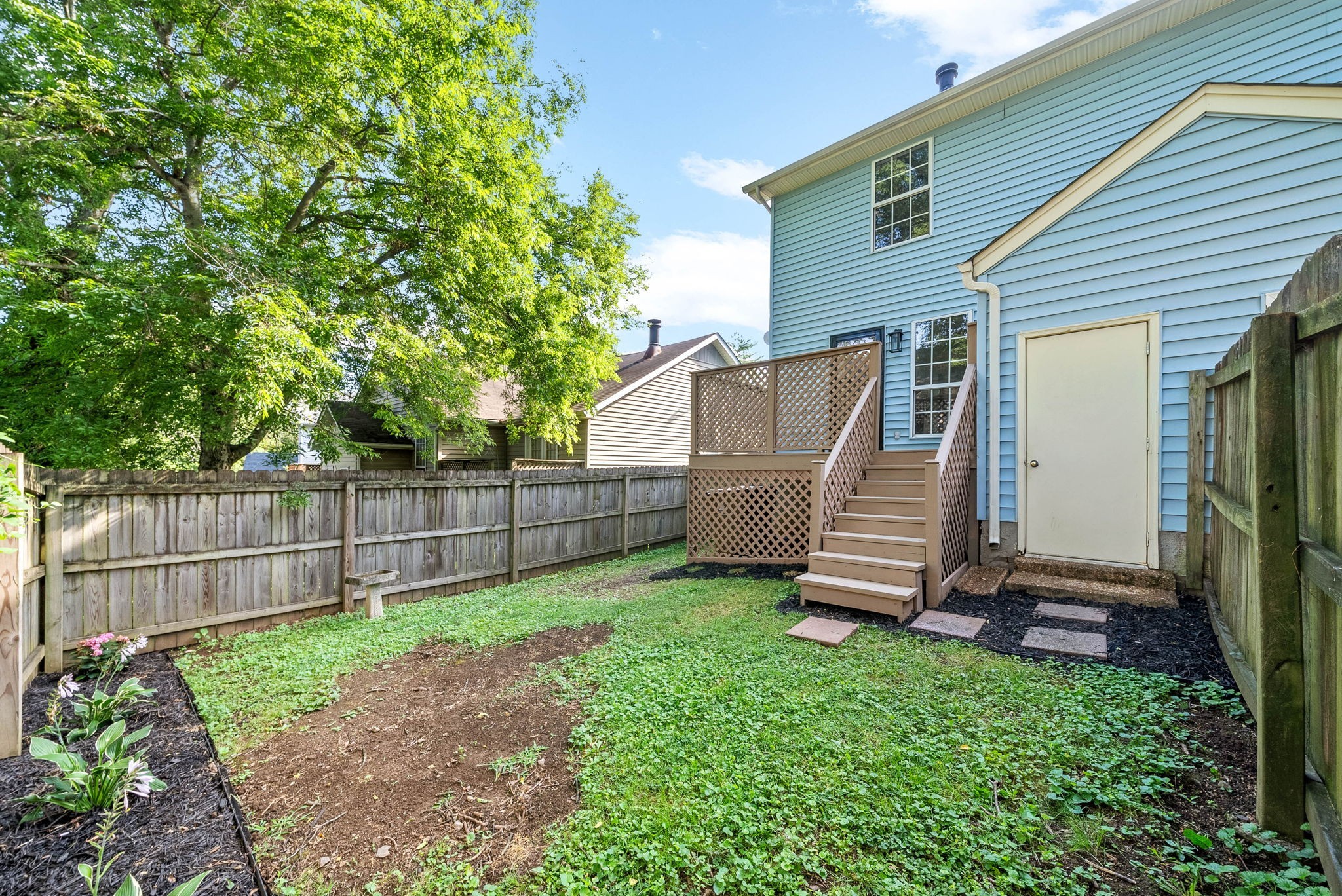 112 Champney Ct