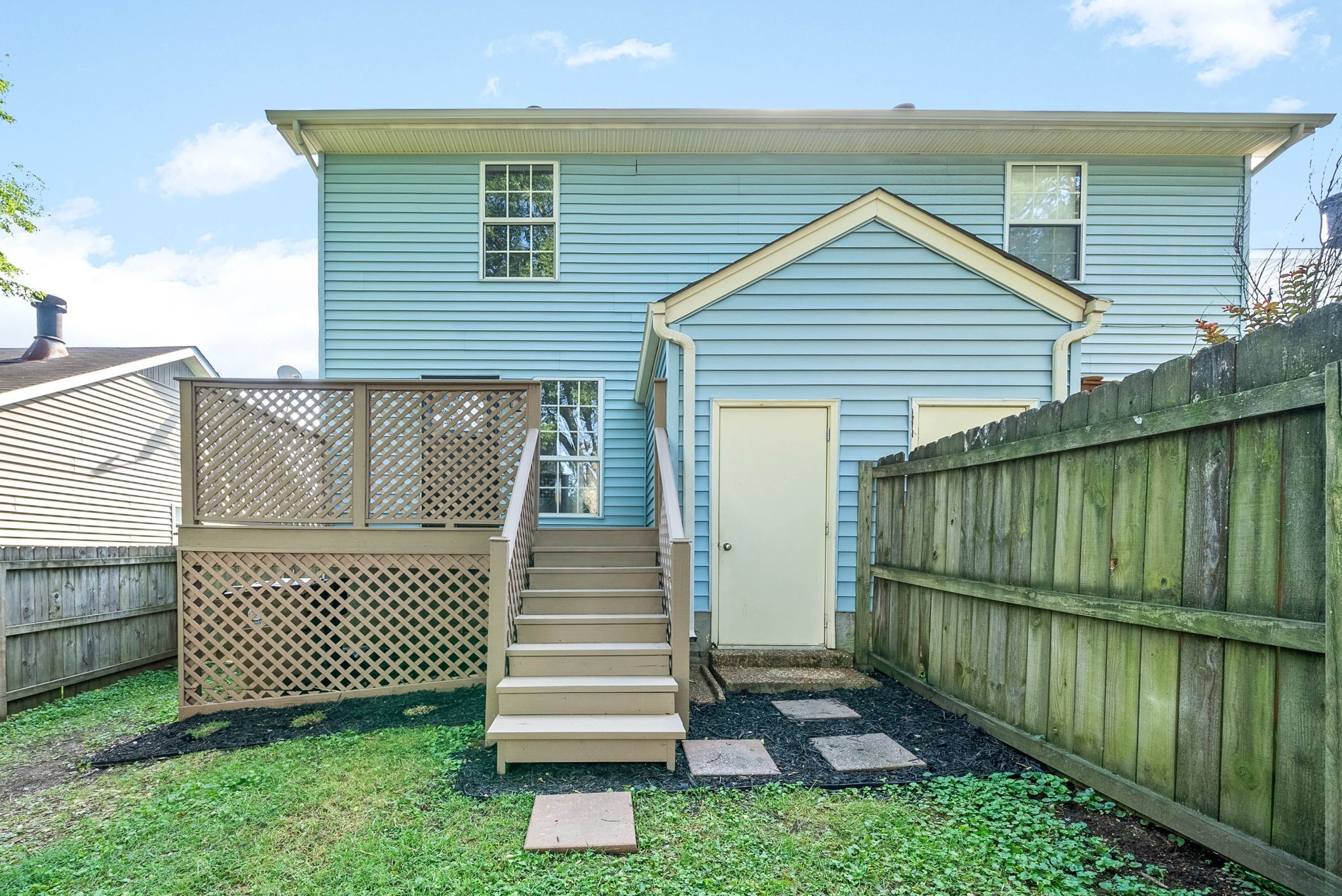 112 Champney Ct