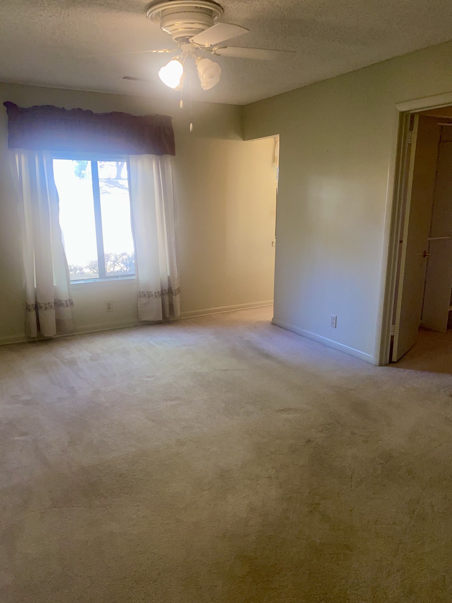 4835 Quail Hollow Dr