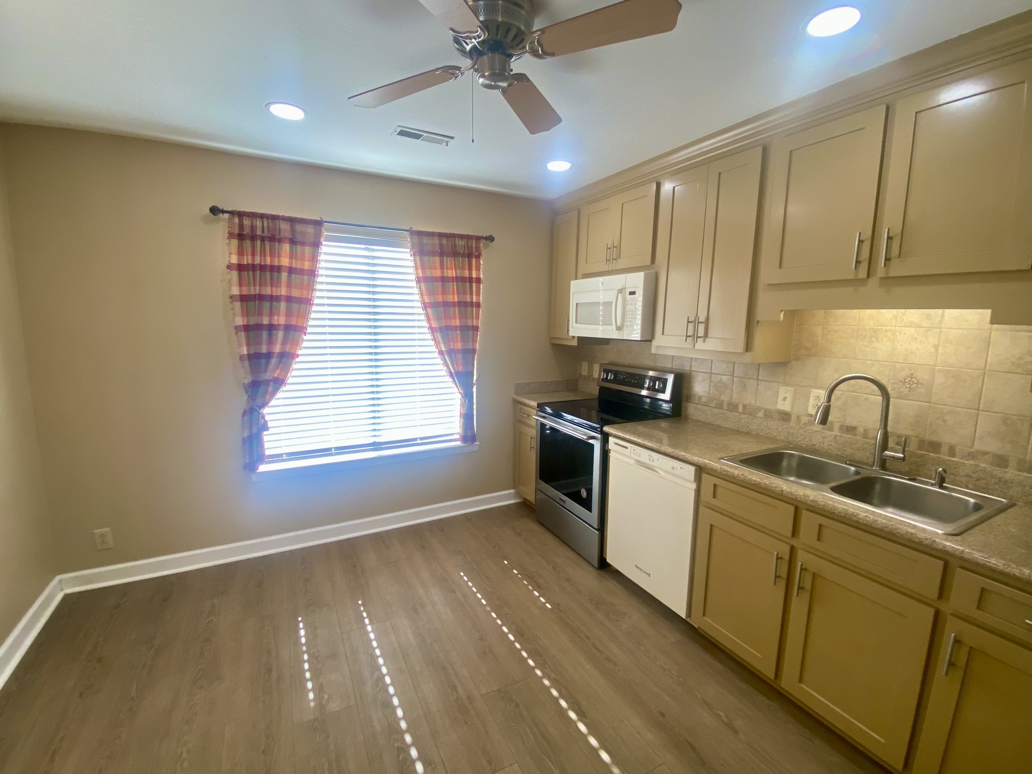 4835 Quail Hollow Dr