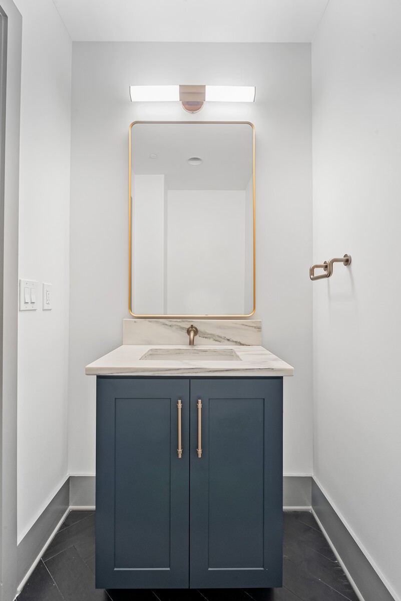 1616 West End Ave Unit: 2704