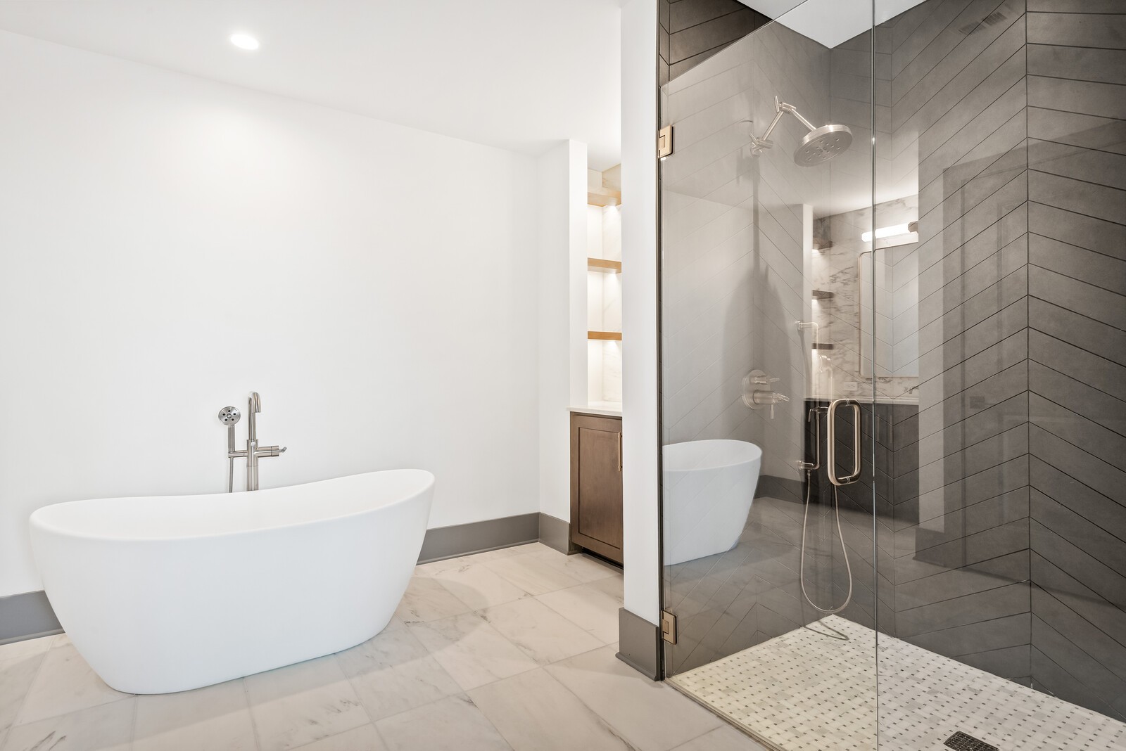 1616 West End Ave Unit: 2704