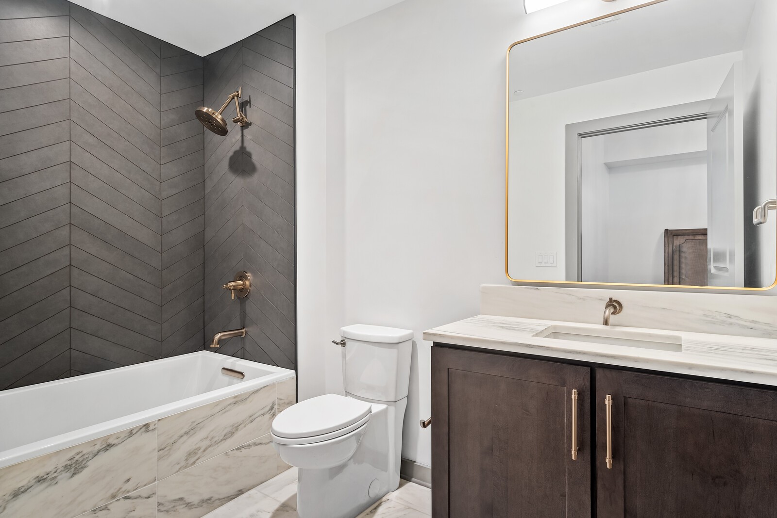 1616 West End Ave Unit: 2704