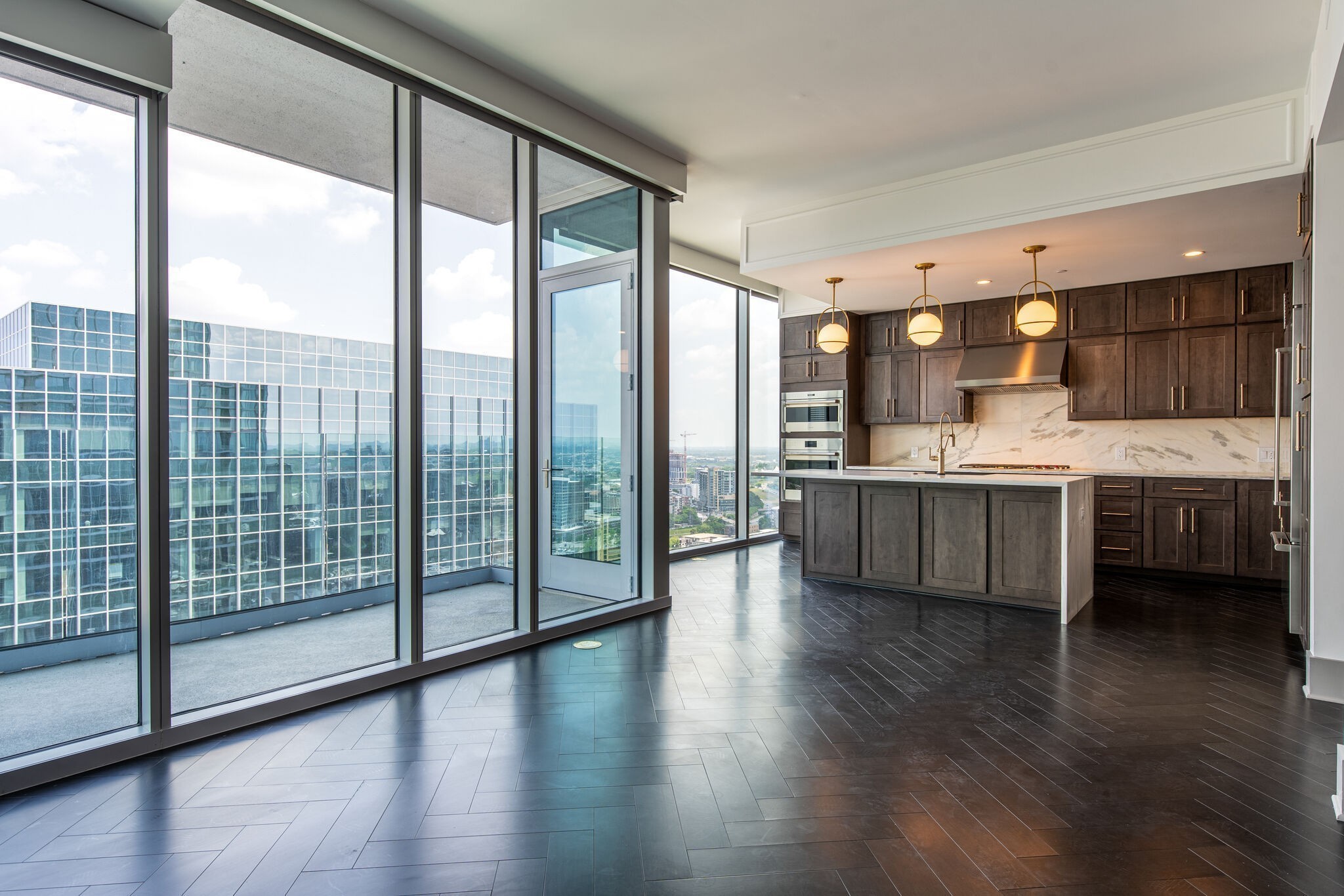 1616 West End Ave Unit: 2704