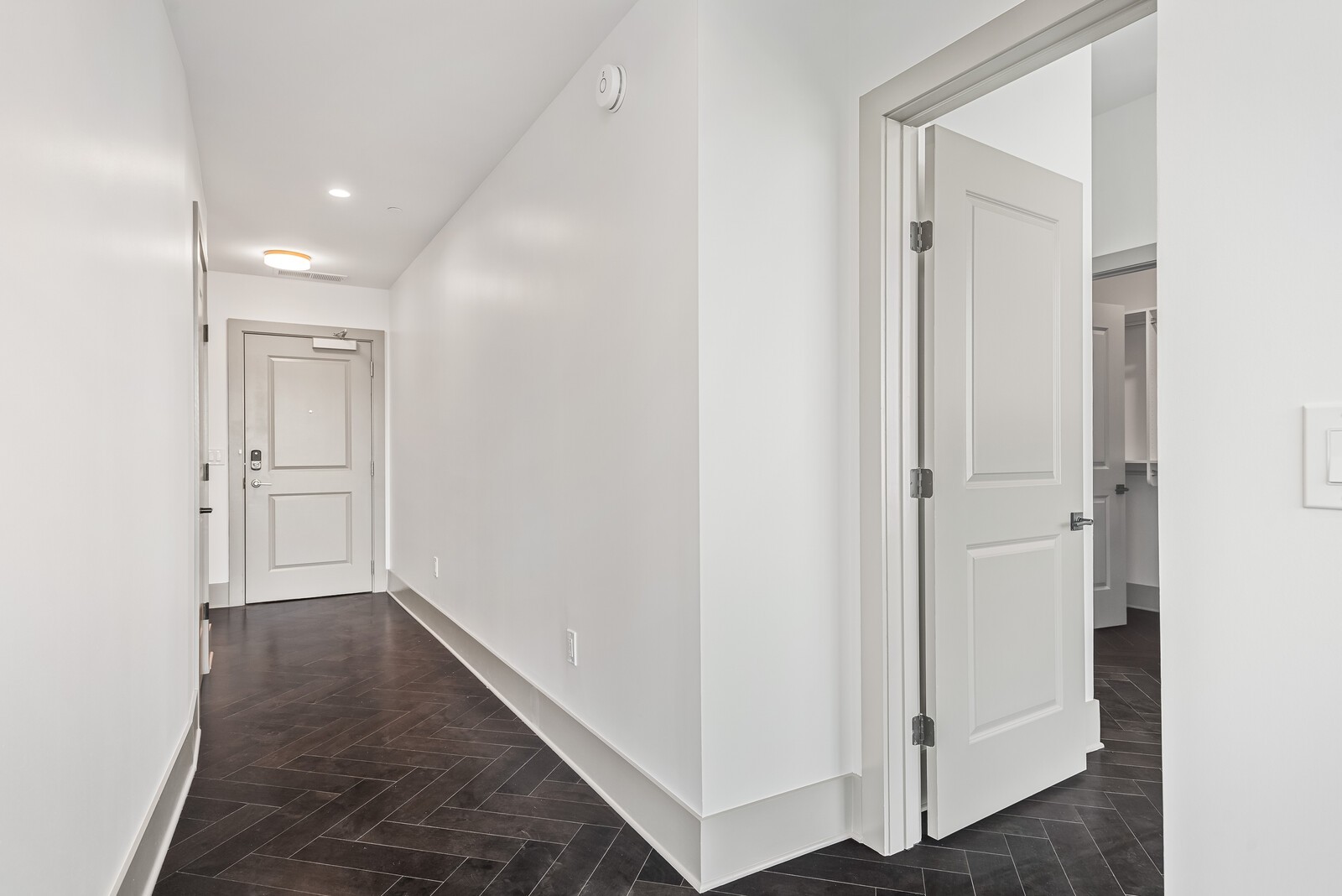 1616 West End Ave Unit: 2704