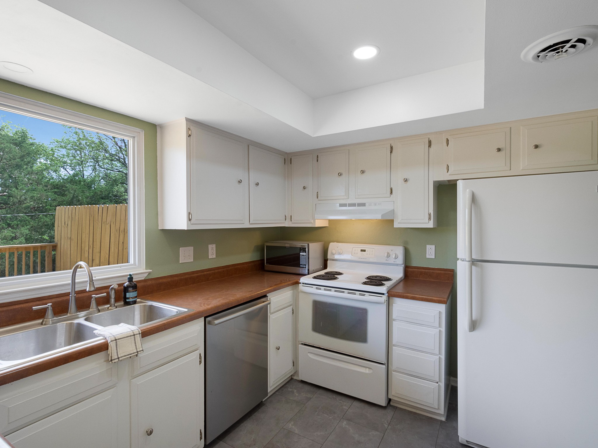 443 Huntington Ridge Dr