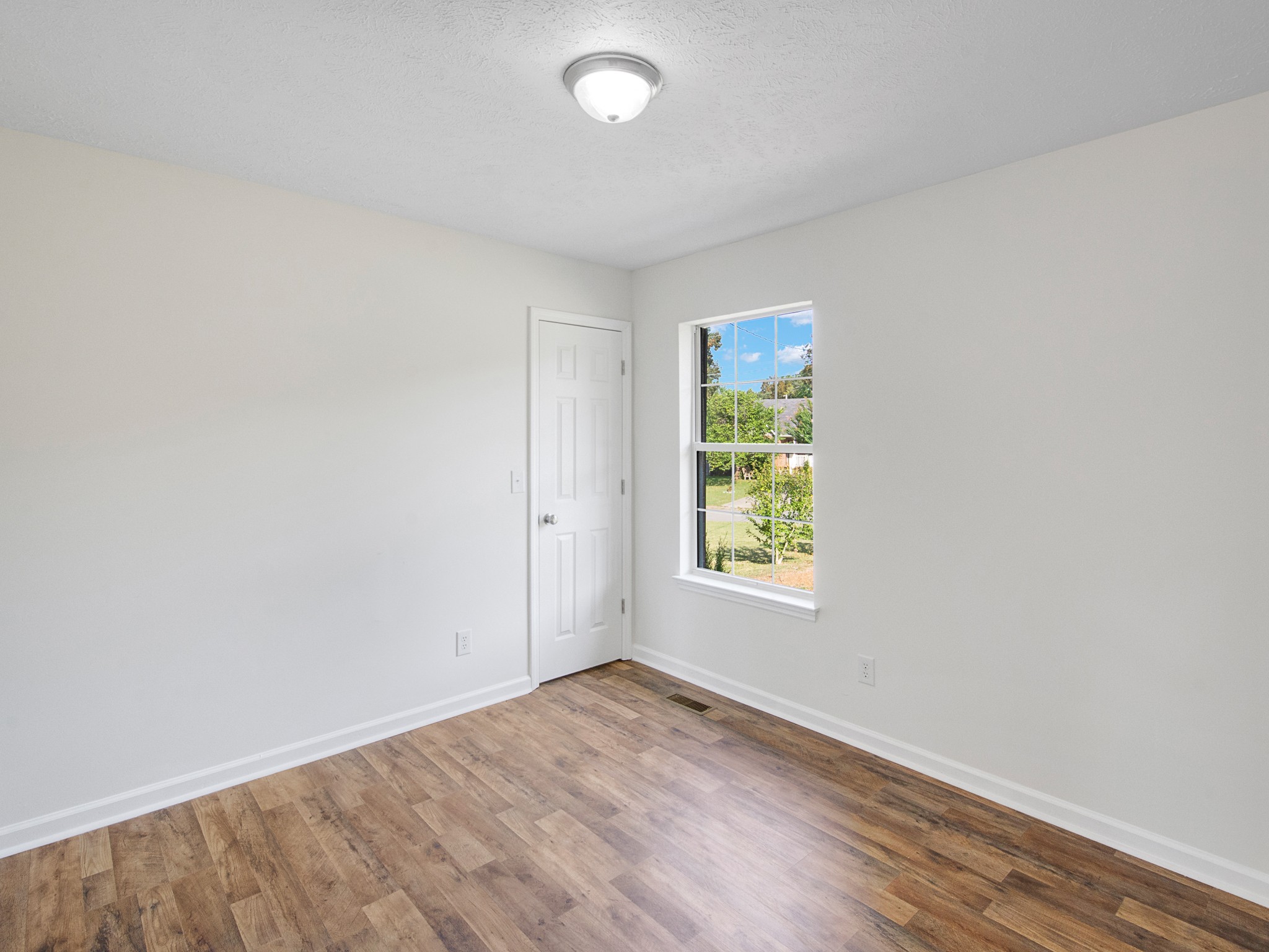 1412 Saint Edmonds Ct